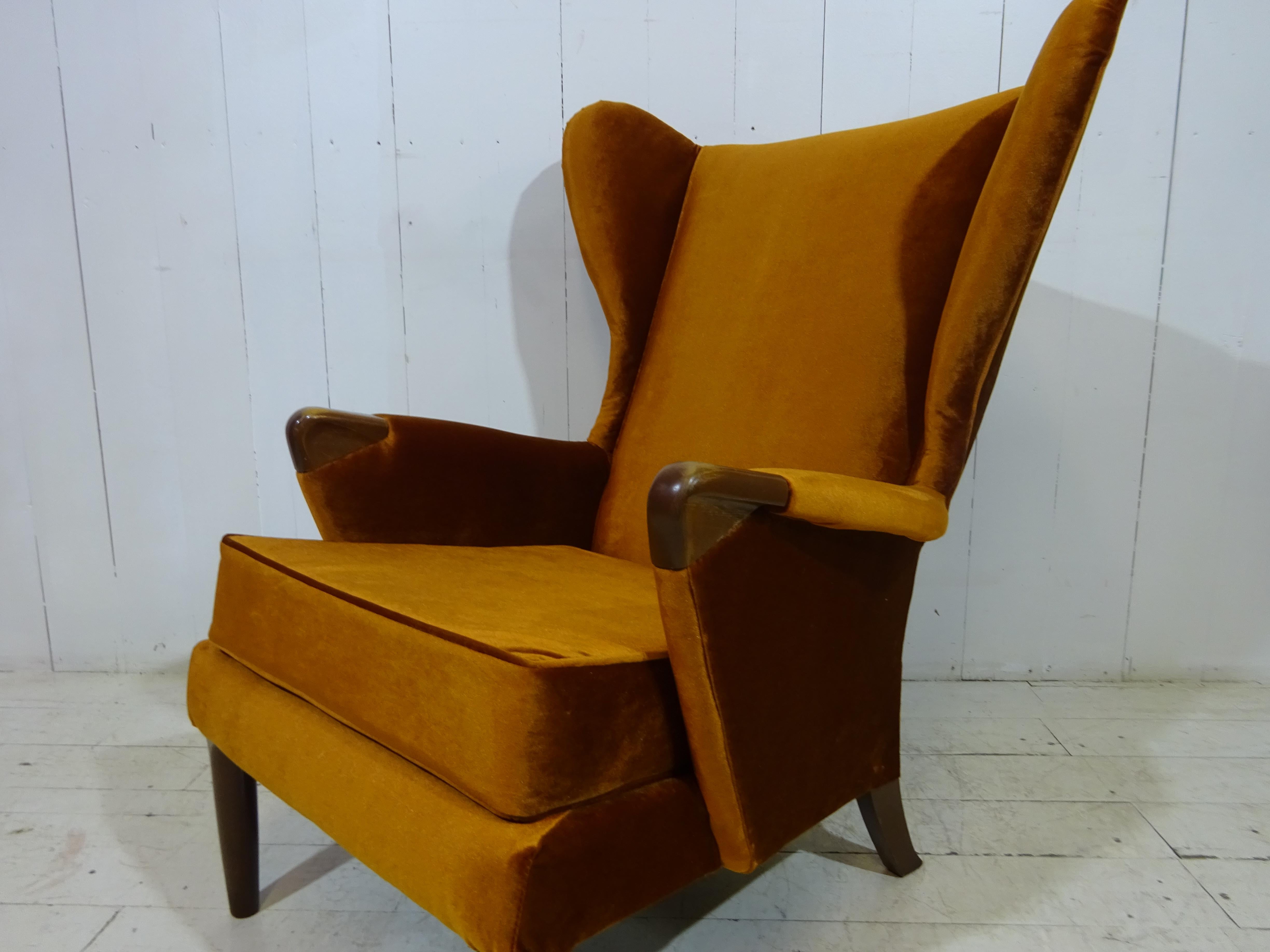 Parker Knoll wing back.

A fantastic find by the team at The Rare Chair Company. 

Parker Knoll was launched at the British Industries Fair in 1931 and was the first company to use the new spring system, setting new standards for comfort in