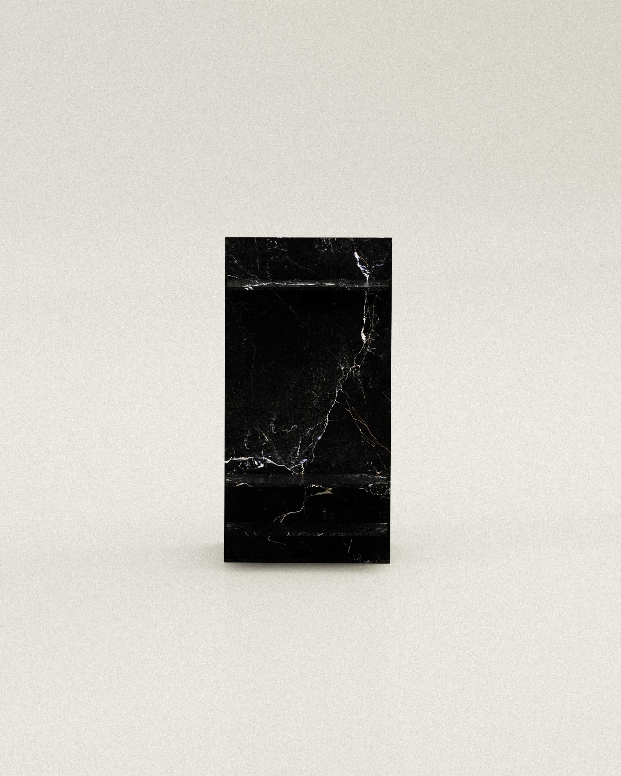 Edición limitada de la estantería Primitivling de mármol negro de Justus Knut Schomann en Nuevo estado para la venta en Geneve, CH