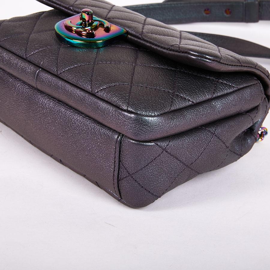 Limited Edition Rare CHANEL Bag in Purple Iridescent Leather In Excellent Condition In Paris, FR