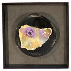 Scultura/tappeto in lucite con resti del Muro di Berlino in edizione limitata