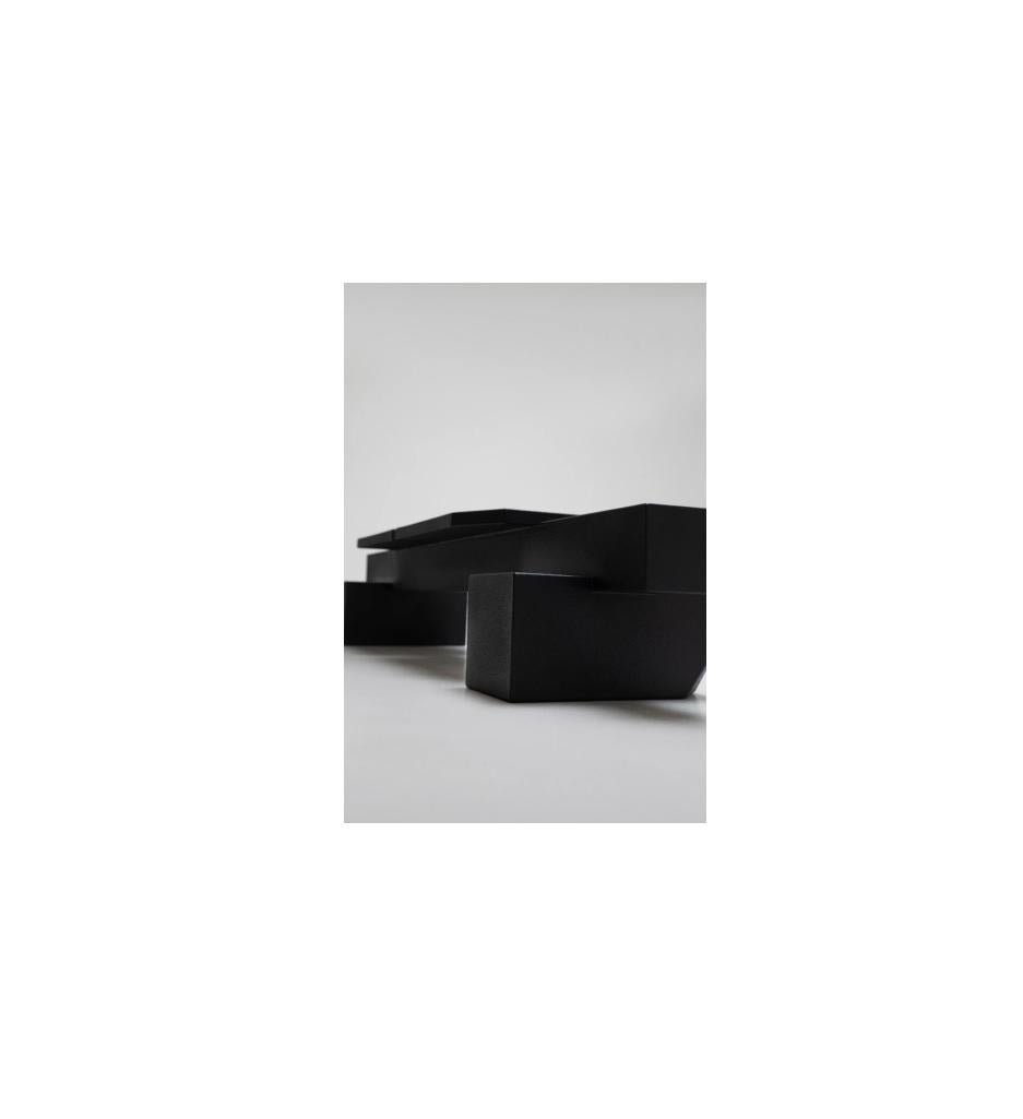 Édition limitée SSB01B Banc noir en MDF avec revêtement en résine par sashaxsasha Neuf - En vente à Geneve, CH