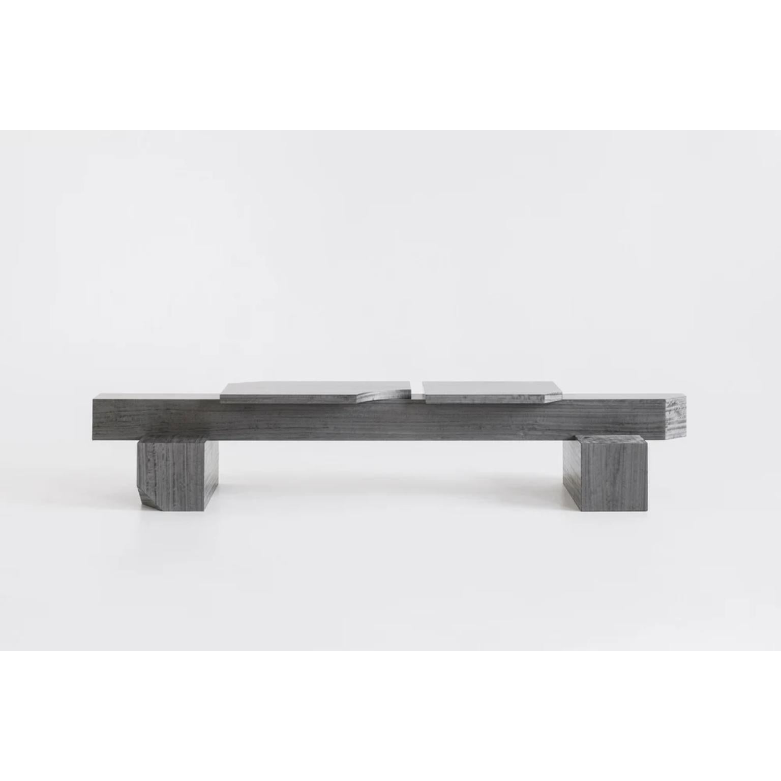 Banc SSB01W édition limitée en MDF avec placage d'eucalyptus gris par sashaxsasha
Edition limitée à 5 + 2 A.P
Dimensions : 39 x 175 x 31,5 cm : D 39 x L 175 x H 31,5 cm. 
Matériaux : MDF et placage d'eucalyptus gris.

sashaxsasha est un duo de