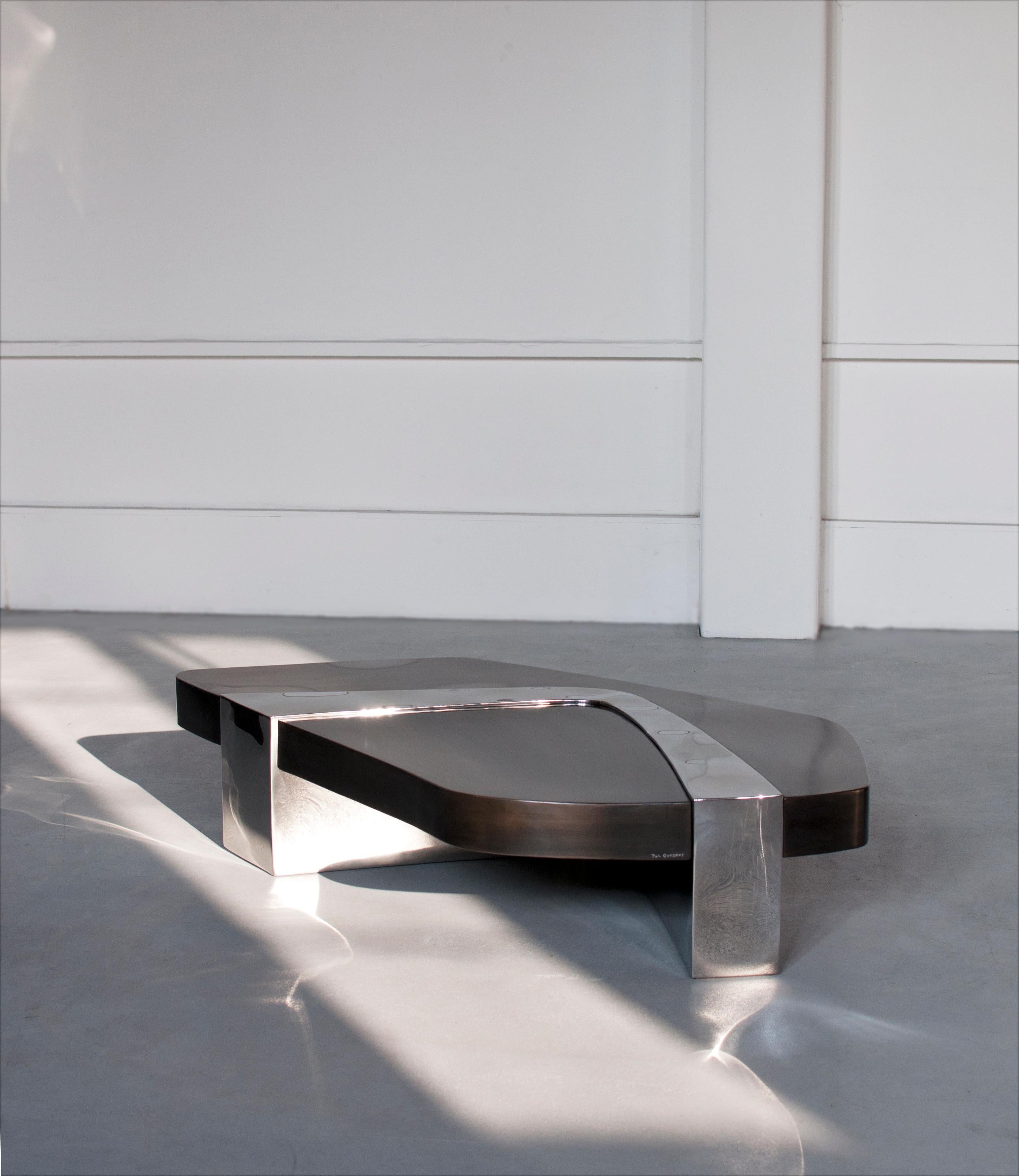 Stahl- Londoner Tisch aus Stahl in limitierter Auflage von Pol Quadens (Postmoderne) im Angebot