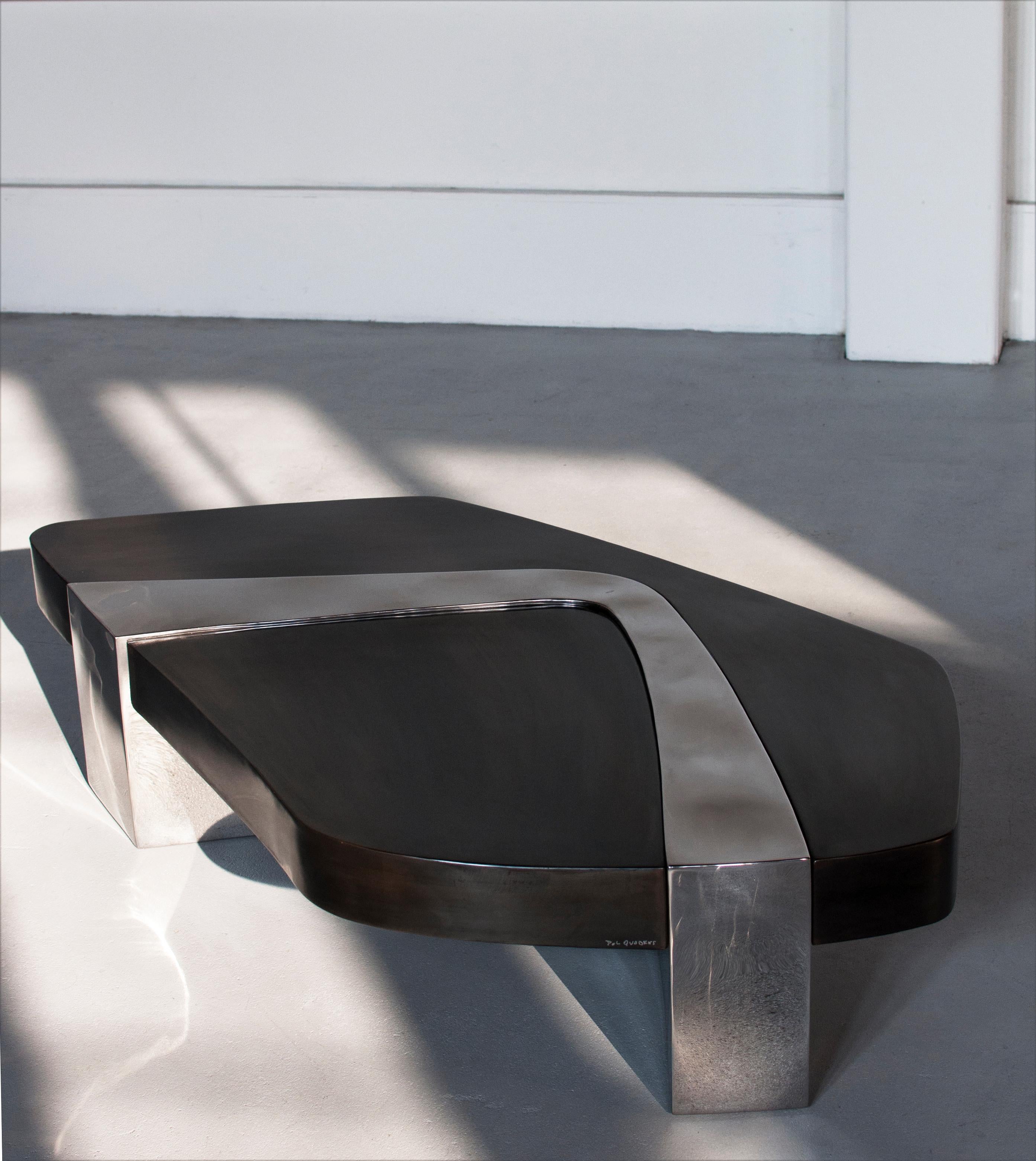 Stahl- Londoner Tisch aus Stahl in limitierter Auflage von Pol Quadens im Zustand „Neu“ im Angebot in Geneve, CH