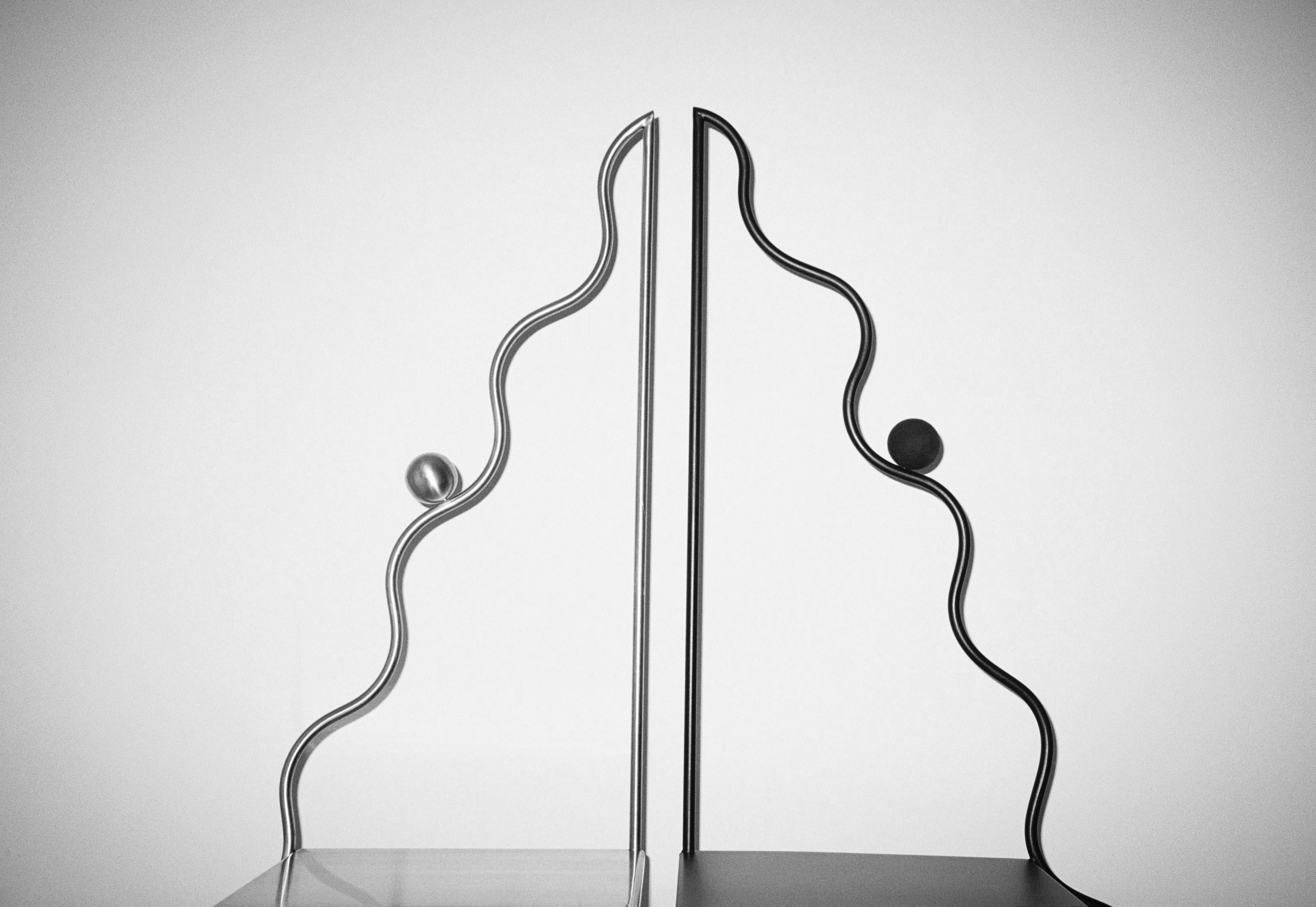 Sculpté La chaise Descending en inox, édition limitée en vente