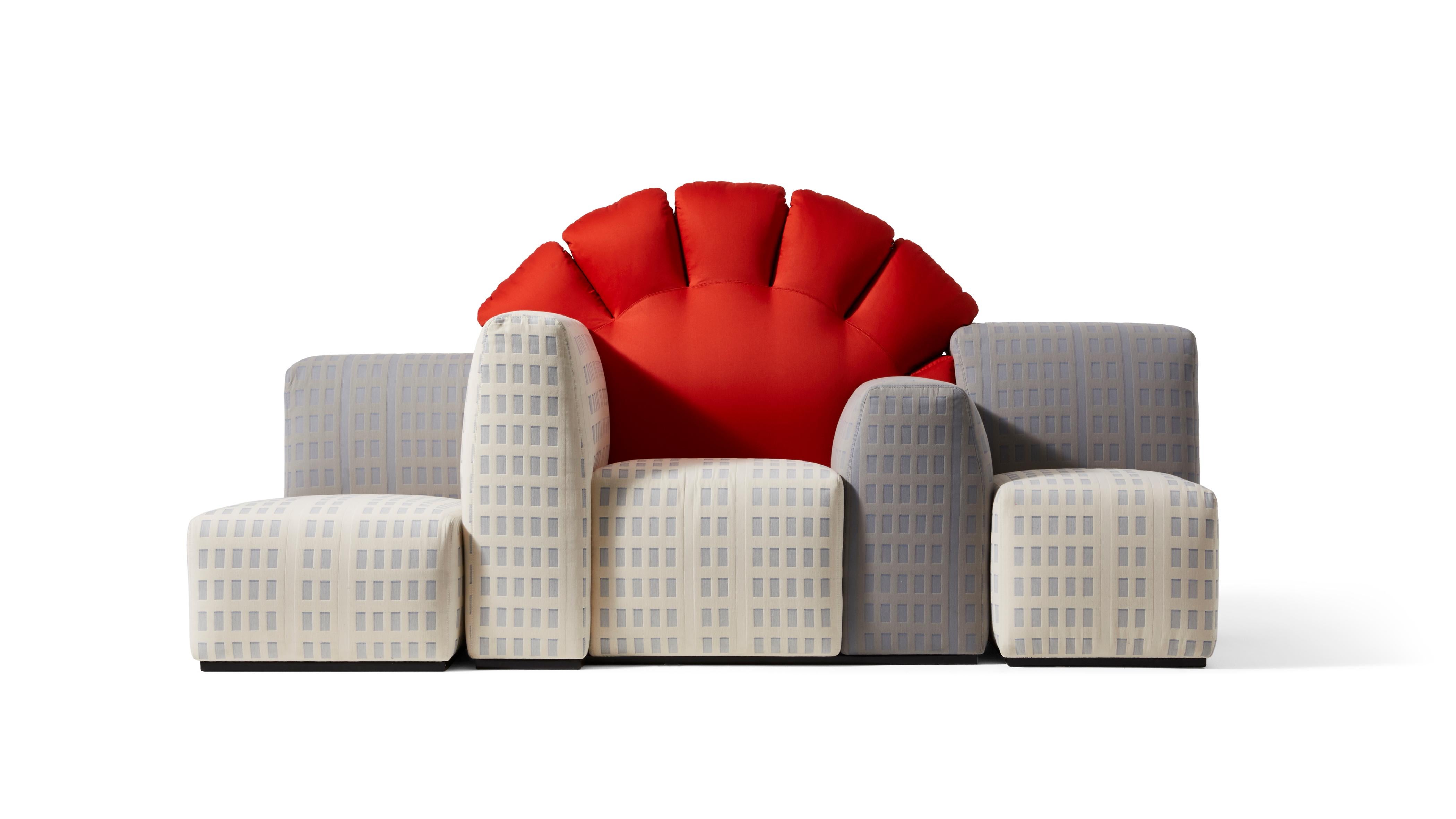Tramonto A New York canapé par Gaetano Pesce
Fabriqué par Cassina en Italie.
Edition limitée à 50 pièces

Cassina revisite une icône du design du XXe siècle, symbole de la vitalité, de l'innovation et de la créativité du design italien et de l'un de