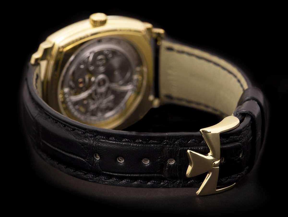 Limited Edition Vacheron Constantin Saltarello Retrograde 43041/000J-8673 Watch In Good Condition In London, GB