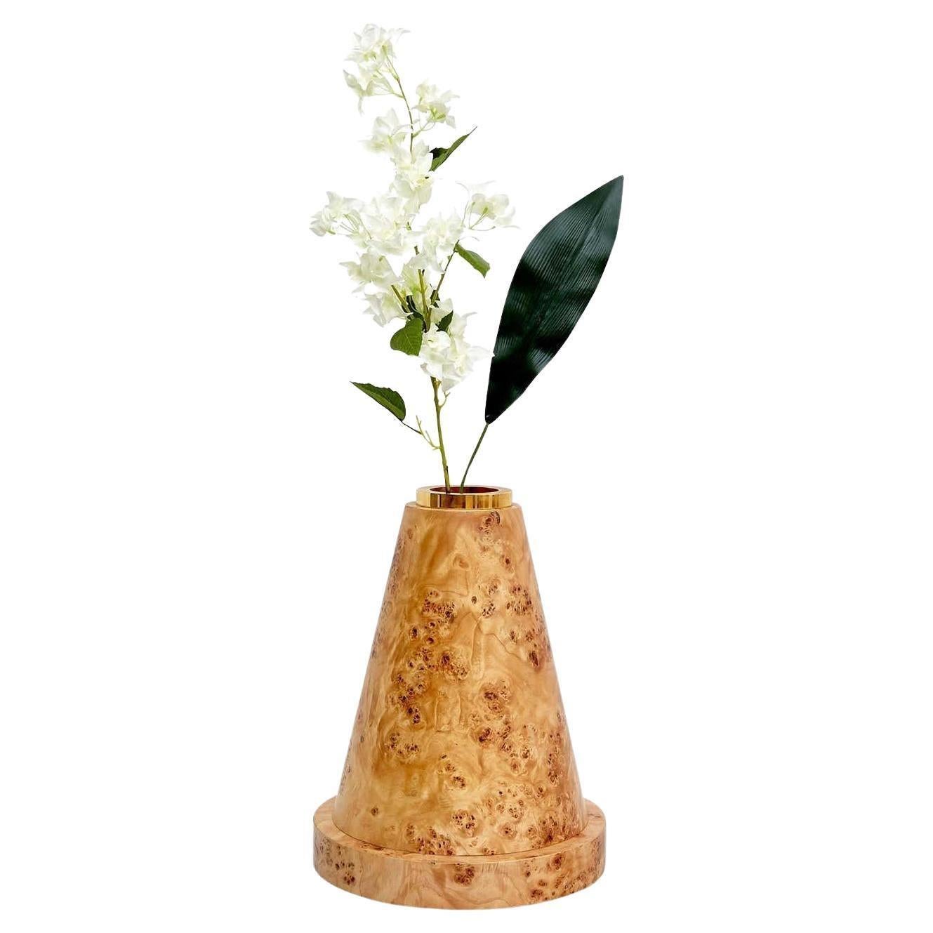 Vingt-sept bois pour un vase de fleurs artificielles chinoises O d'Ettore Sottsass,
édité par Design Gallery Milano, 1995.

Édition limitée à 12 pièces signées et numérotées, numéro 3 / 12.

En bon état d'origine, avec une usure mineure conforme à