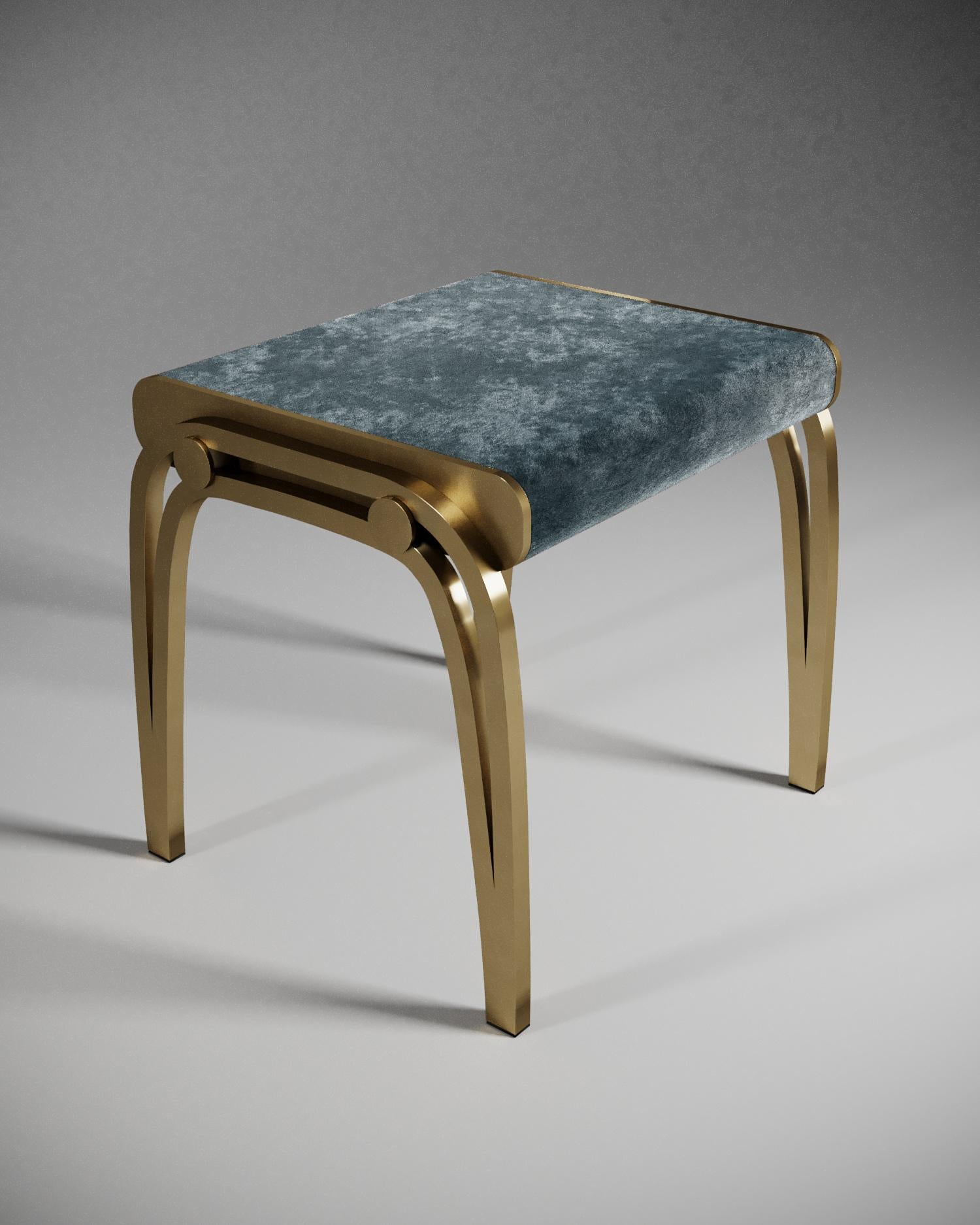 Art déco Tabouret Victoria en velours bleu et laiton en édition limitée de R&Y Augousti en vente