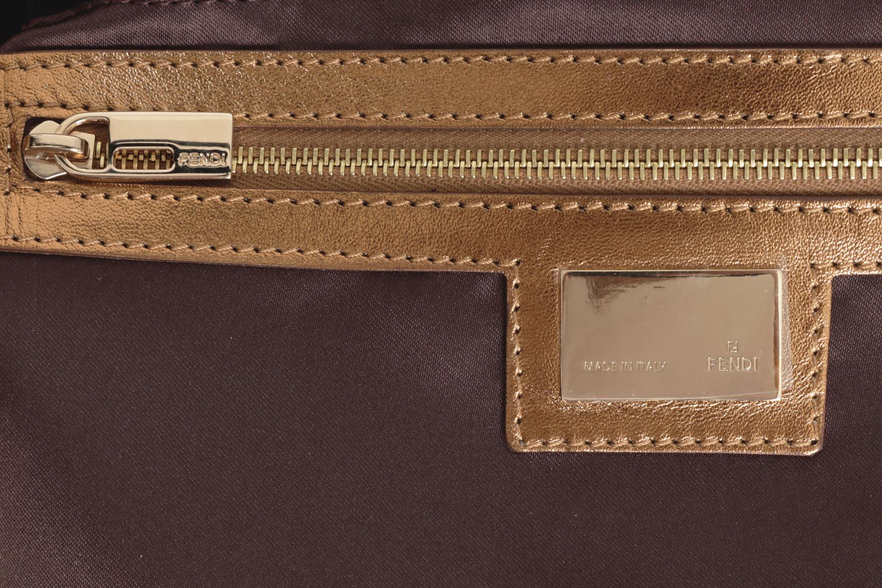 Borsa Baguette Fendi d'epoca in edizione limitata in velluto nero con frange d'oro in vendita 12