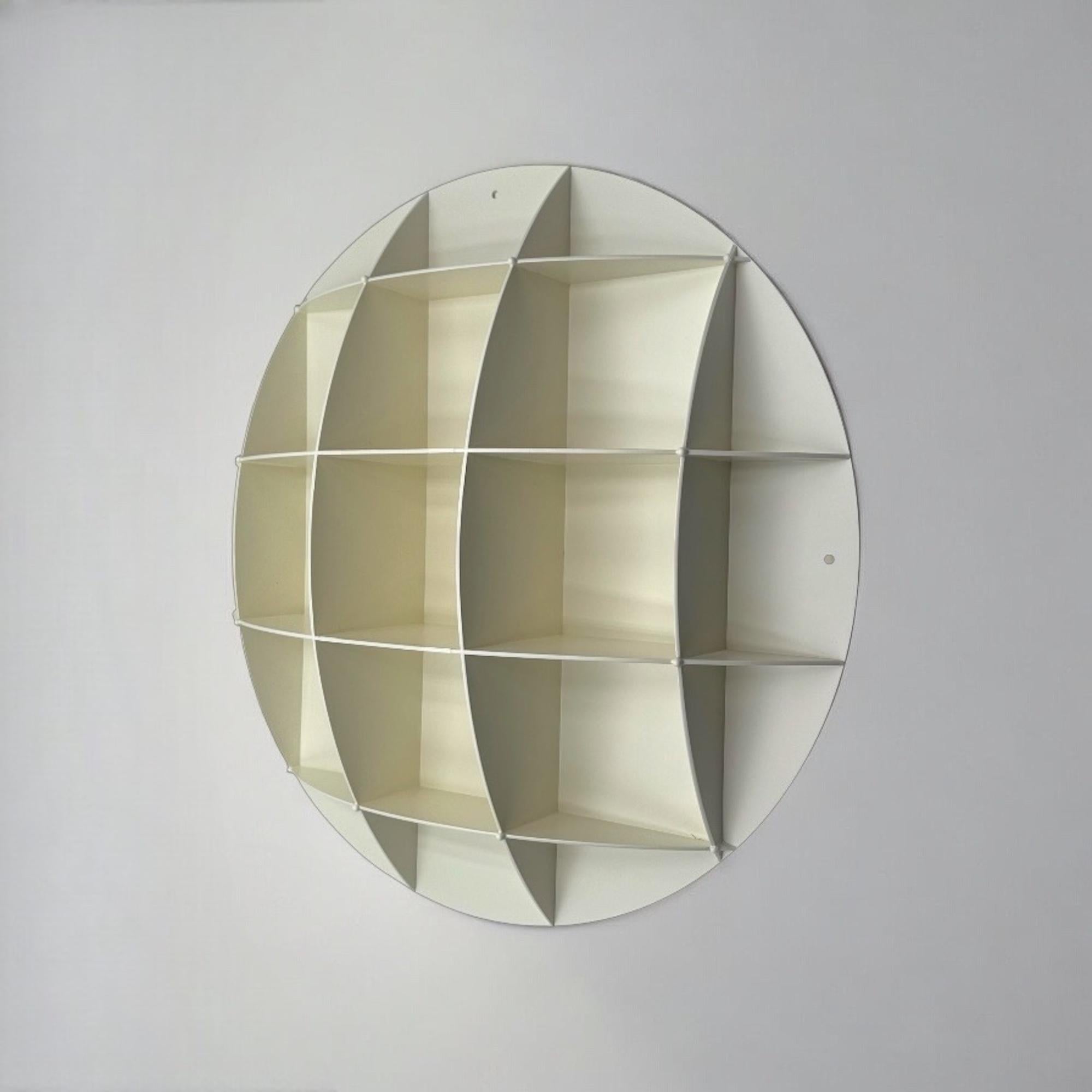 Limited Edition Wall Shelf 'Globo' Vector , Space Age 1970s Design 3