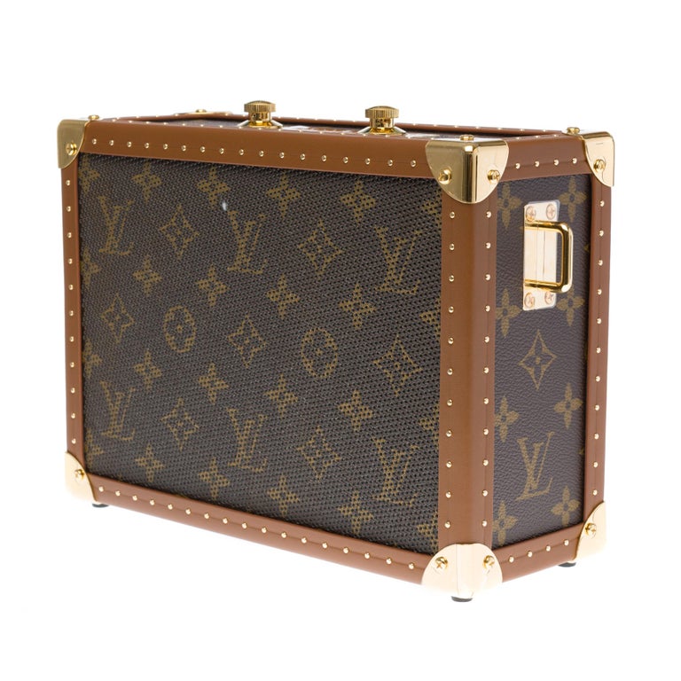 Women's or Men's Limited Edition:Brand New/Louis Vuitton Speaker Clutch in brown monogram canvas For Sale