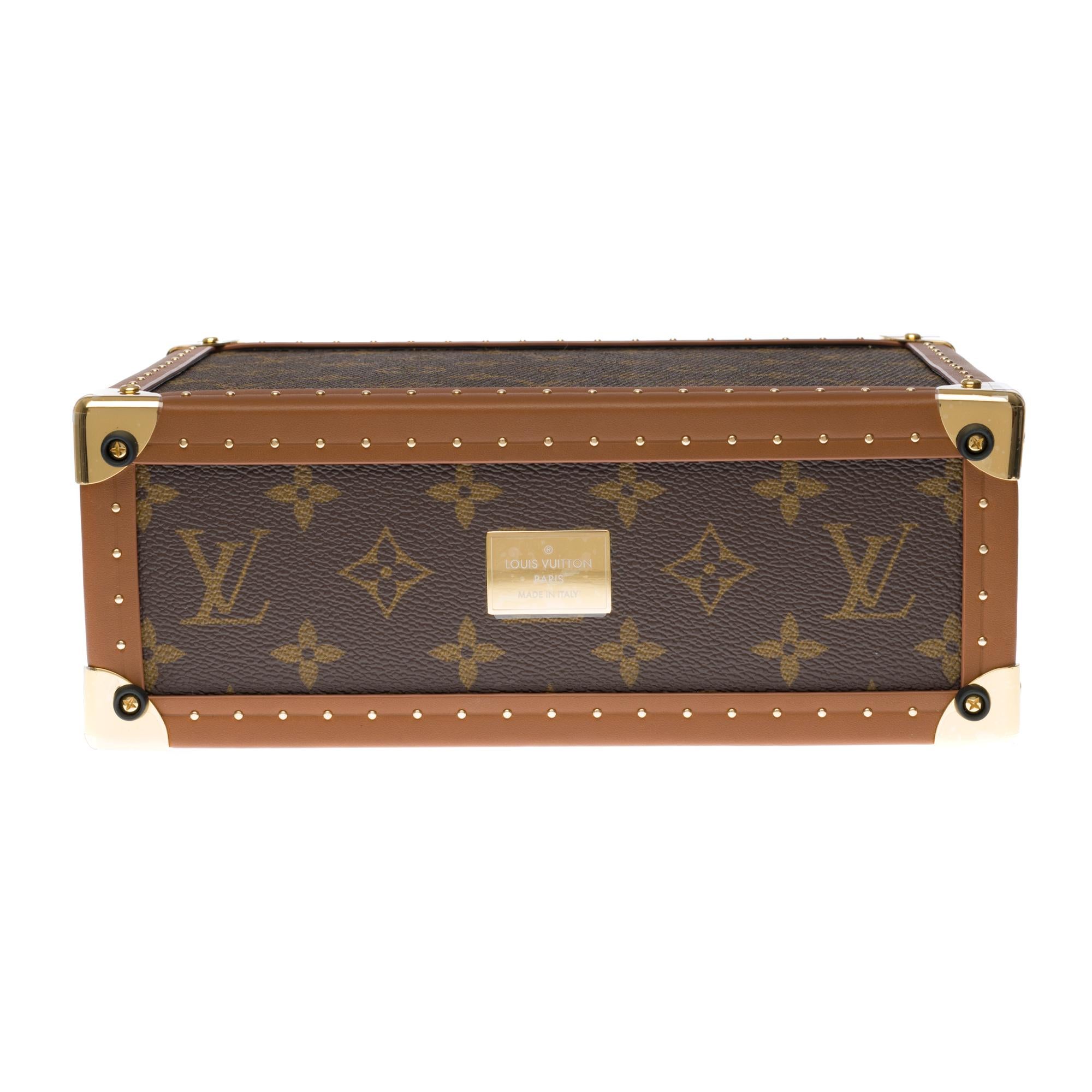 Limited Edition:Brand New/Louis Vuitton Speaker Clutch in brown monogram canvas For Sale 5