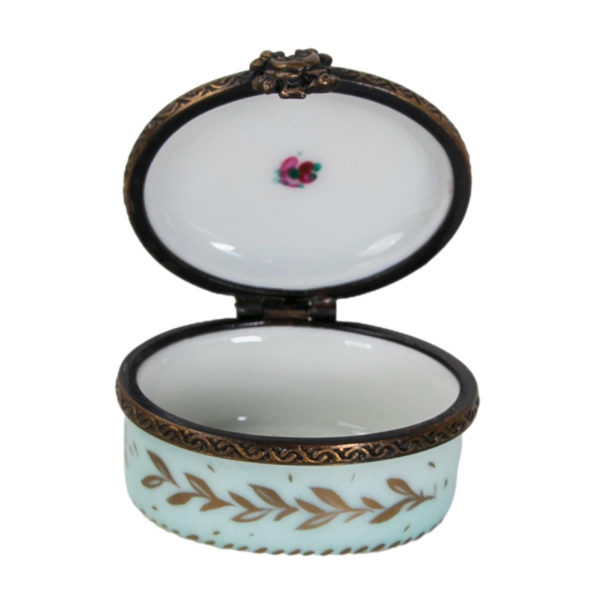 Limoge Porcelain Box Signed M. FLorid For Sale 2