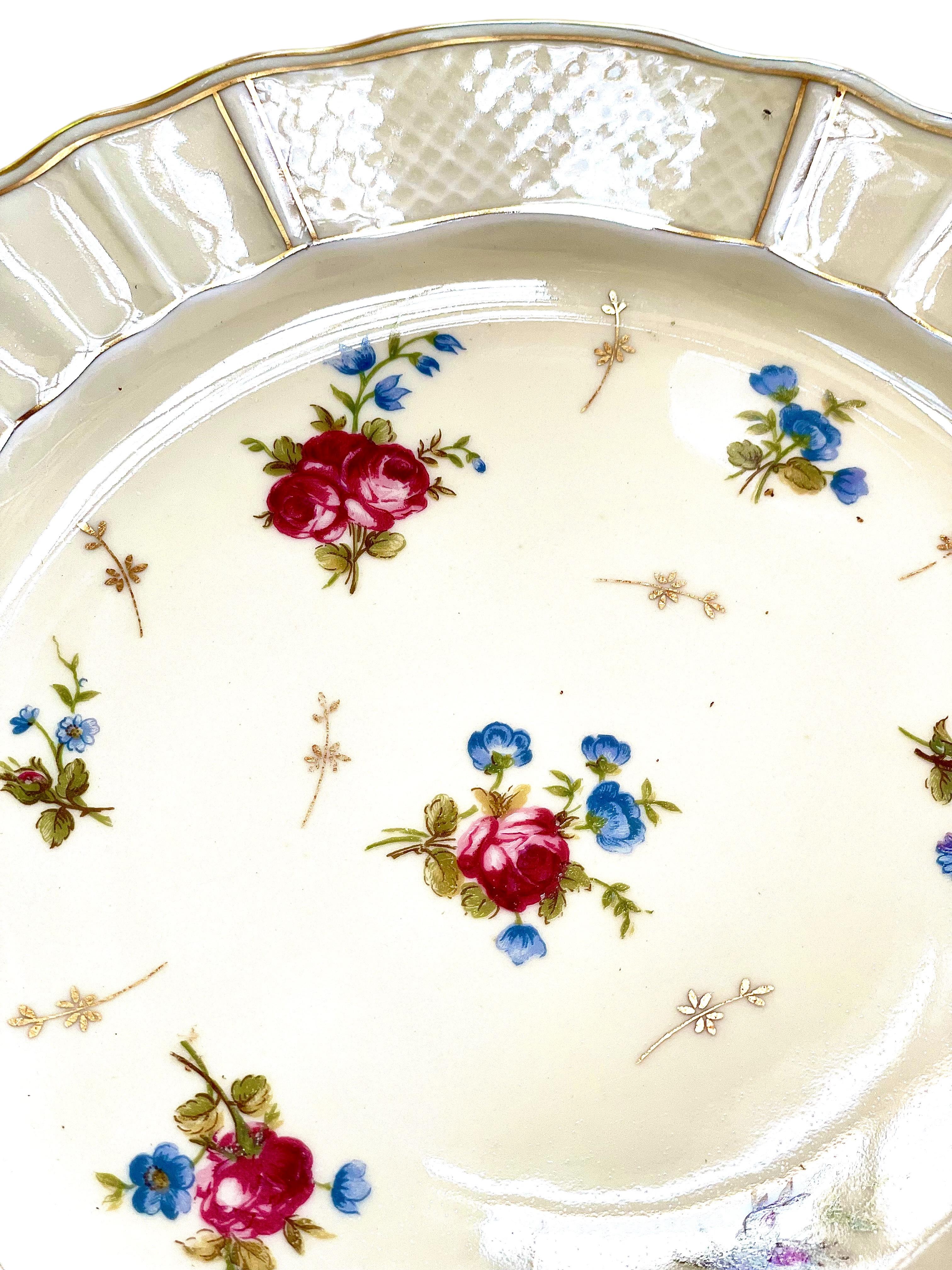 French Limoges Bernardaud 62 Pieces Fine Faience Dinner Service For Sale