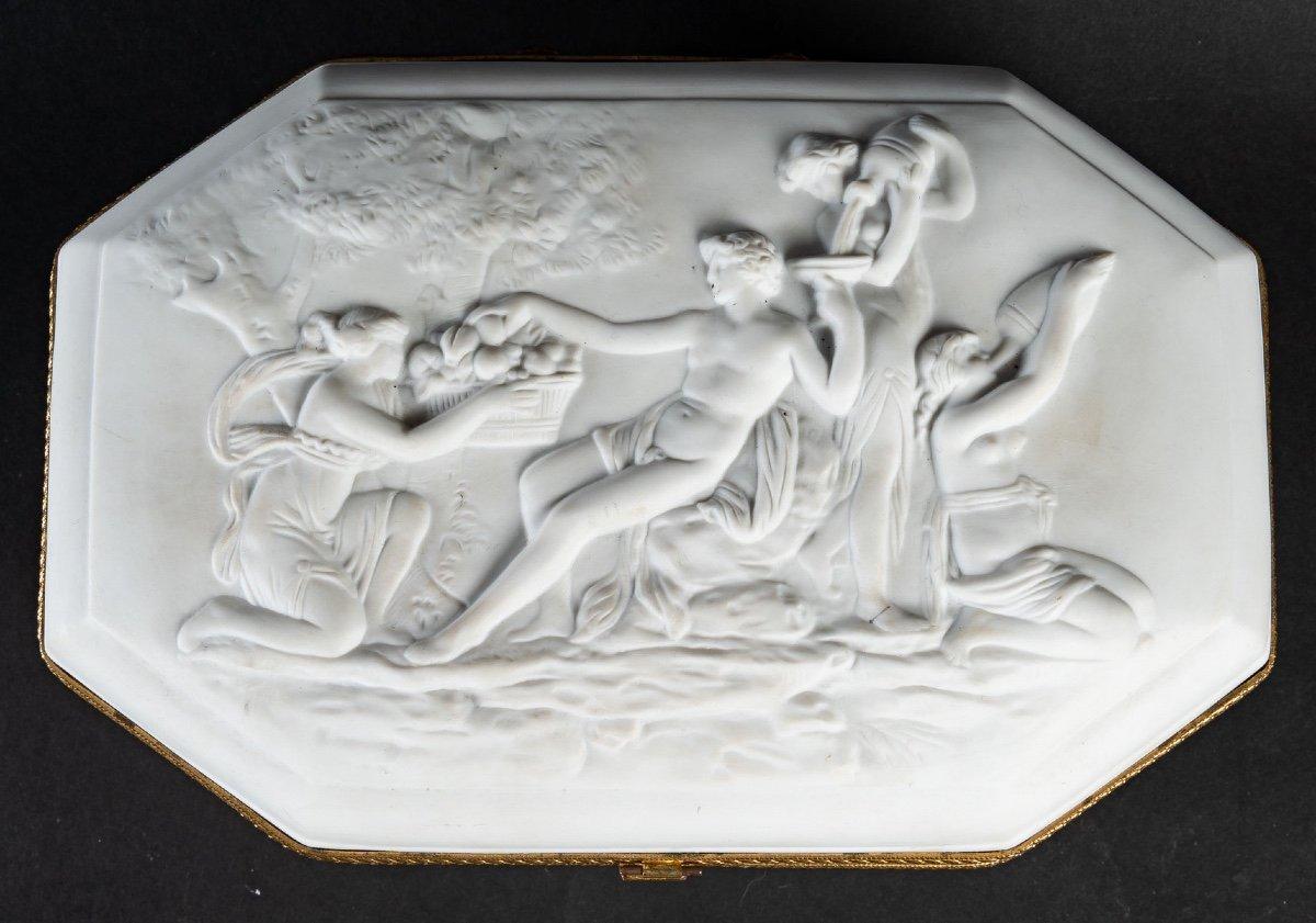 Limoges Biscuit Jewelry Box End of XIXth Century In Good Condition In Saint-Ouen, FR