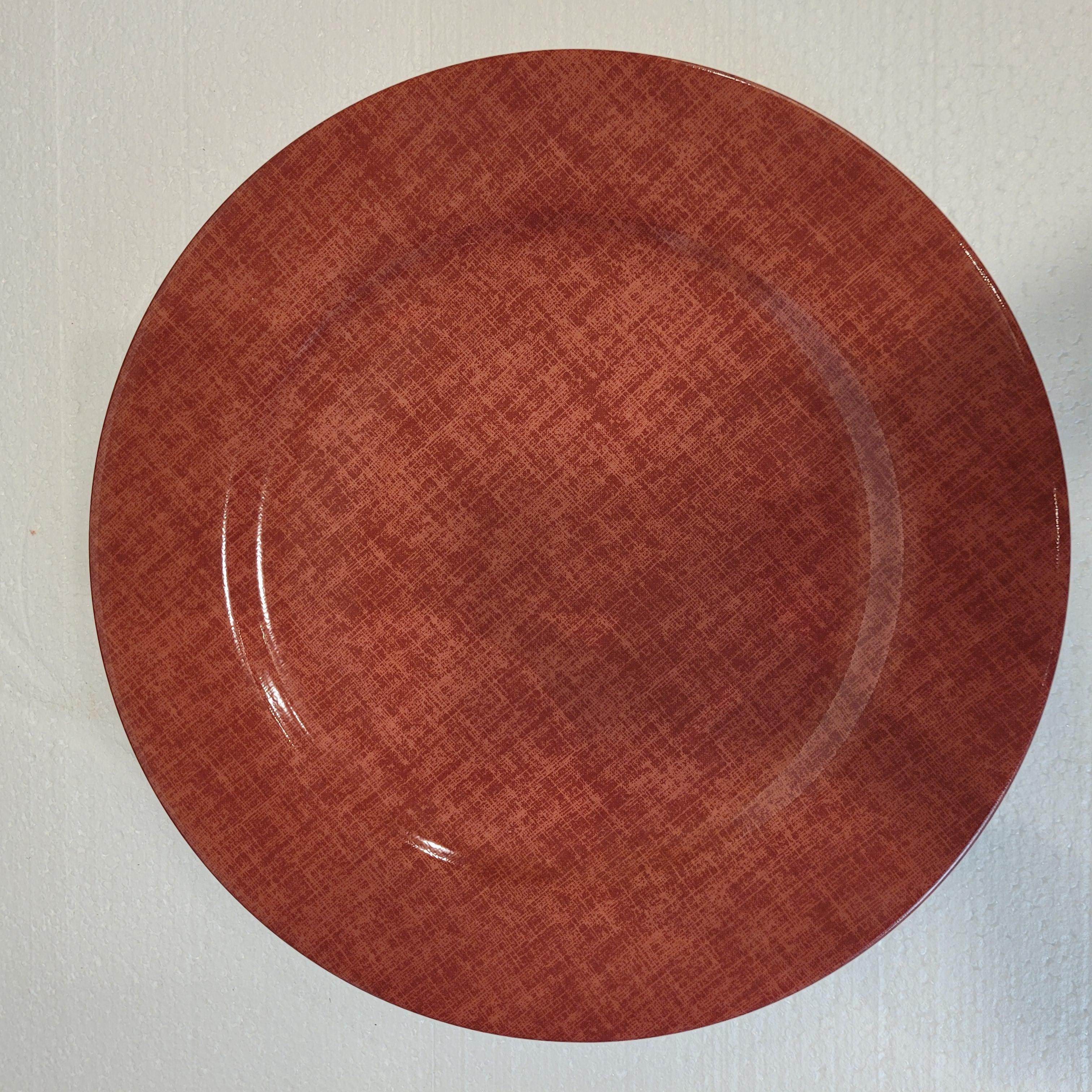 Limoges Burgund Les Toilés Porzellanunterteller, Patrick Frey (Handgefertigt) im Angebot