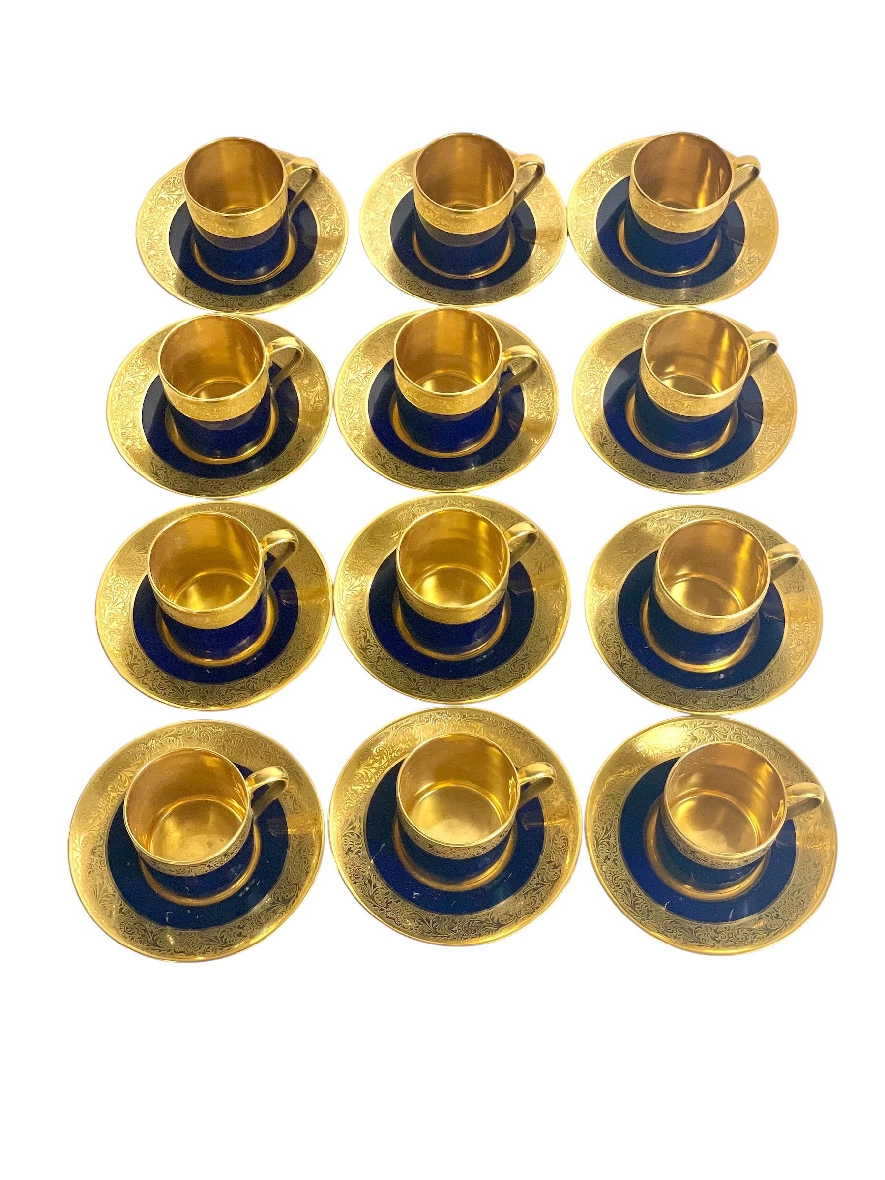 Limoges Kaffeeservice für 12 Personen in Blau und Gold, Anfang 20. (Vergoldet) im Angebot