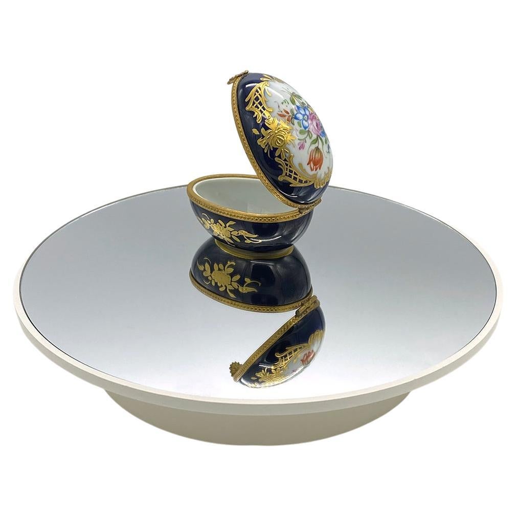 Boîte à bijoux en forme d'oeuf à Limoges en vente 1