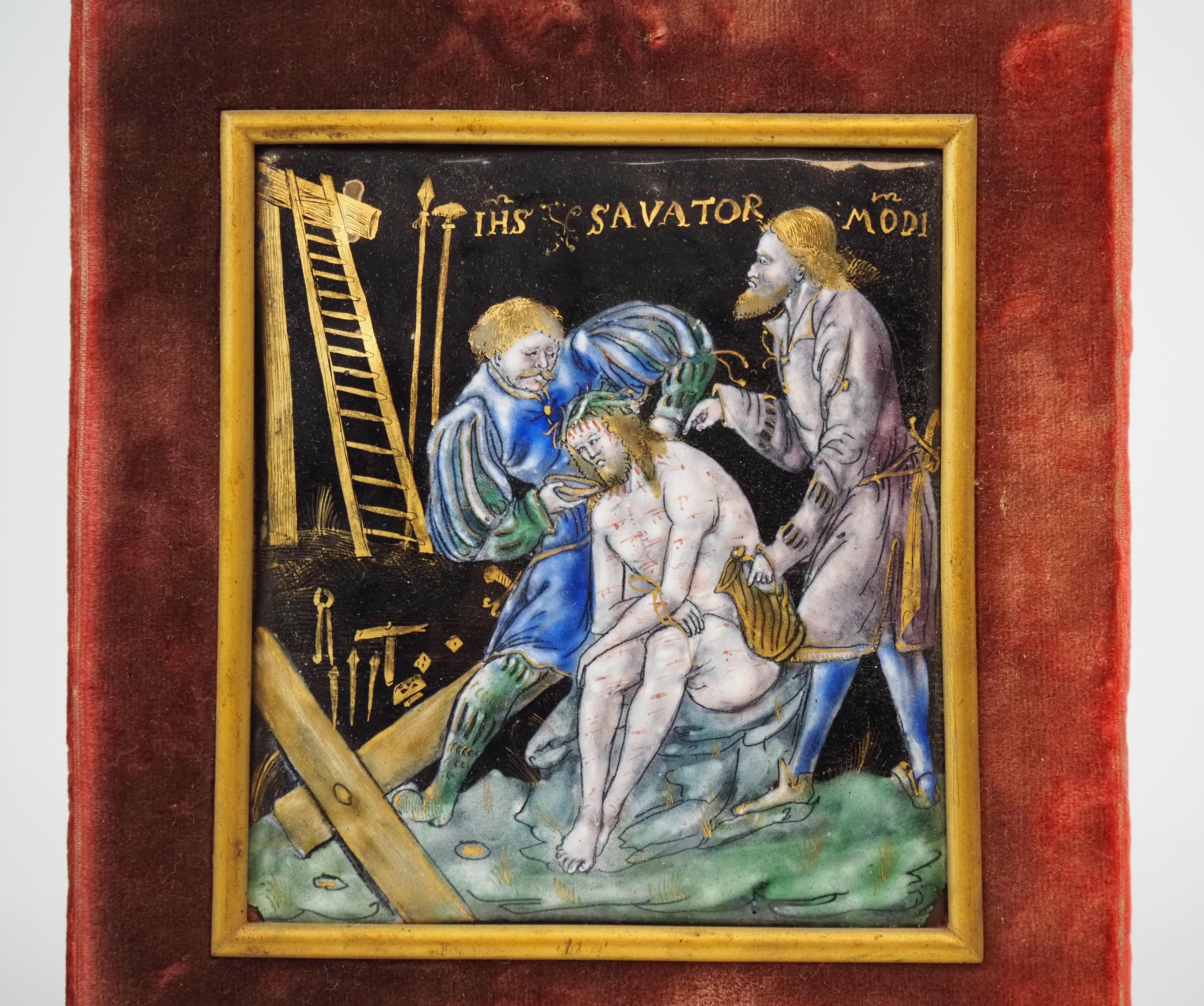 Une plaque en émail représentant le Christ sur la pierre froide avec deux gardiens et des outils de souffrance, avec l'inscription 