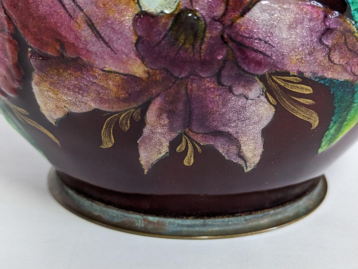 Limoges Vase aus emailliertem Kupfer mit Blumenmotiven von Camille Fauré im Angebot 3