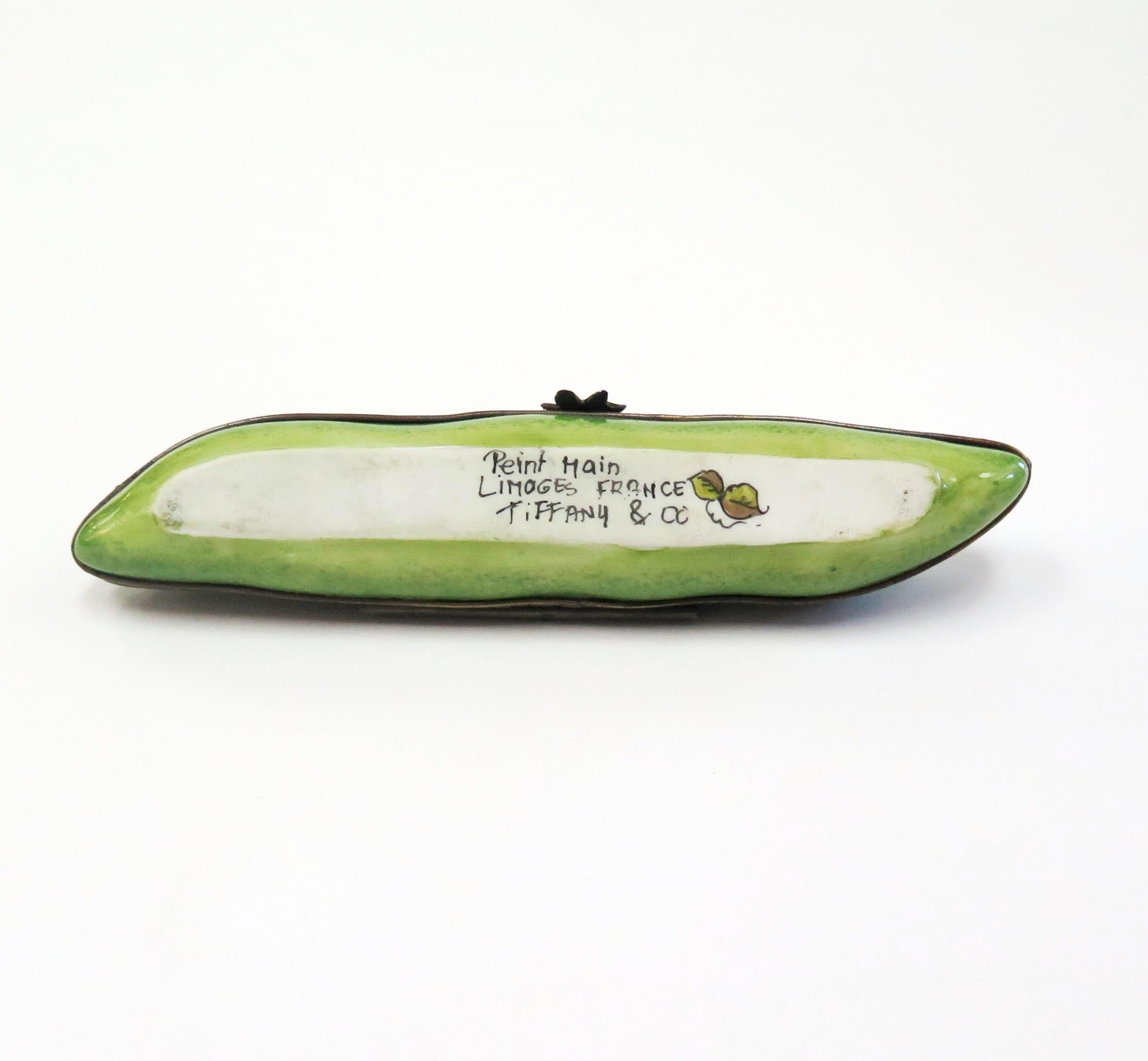 Limoges for Tiffany & Co. Peapod Enamel Box / Peint Main In Good Condition In Bellmore, NY