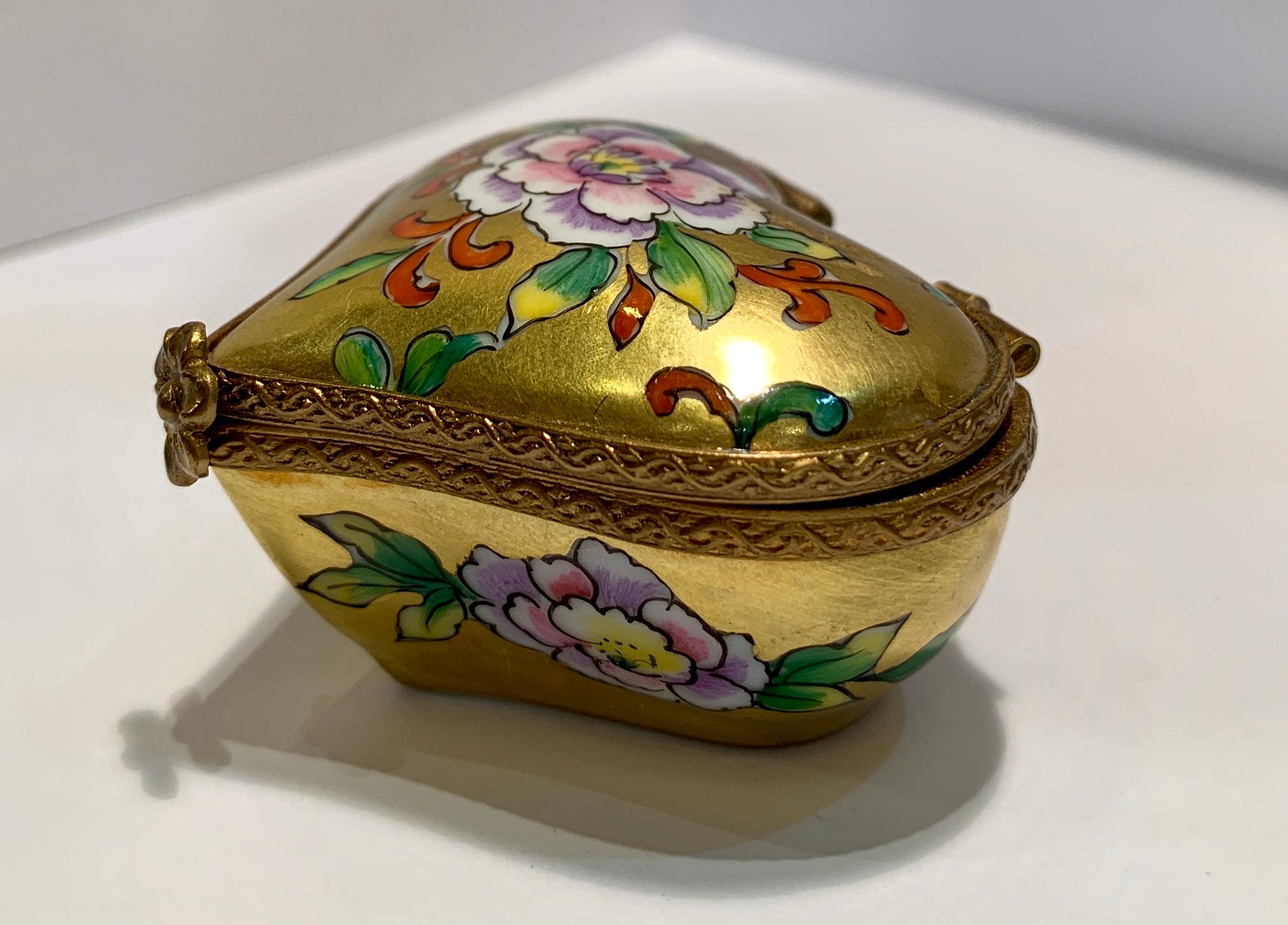 20th Century Limoges France 24-Karat Gold Finish Hand Painted Porcelain Heart Shaped Box