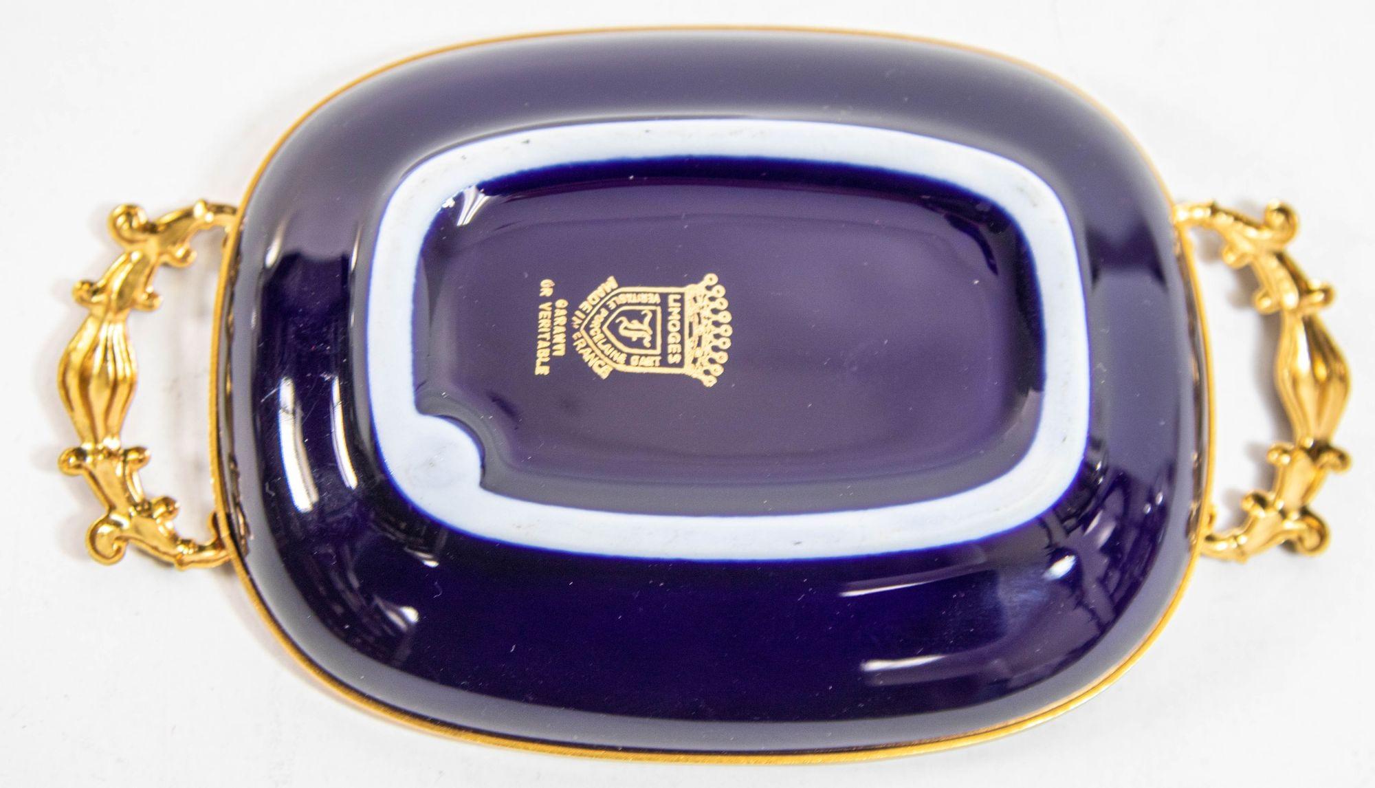 Limoges France Dish in Royal Blue with Fragonard Couple and Fine Gold Metal Trim For Sale 7