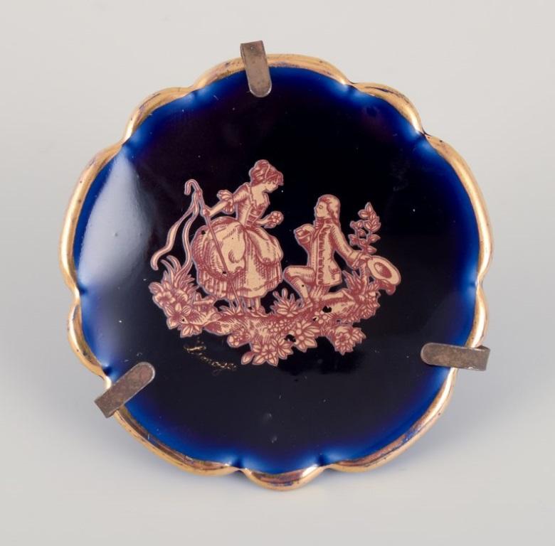 Limoges, Francia. Cuatro piezas de porcelana en miniatura, años 70 en Excelente estado para la venta en Copenhagen, DK