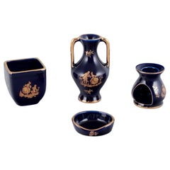Limoges, Francia. Quattro pezzi di miniature in porcellana, circa 1970