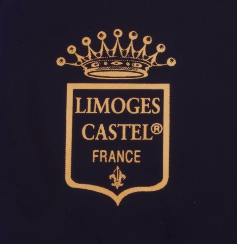 Limoges, Francia. Cuatro platos de porcelana decorados con pan de oro de 22 quilates. en venta 1