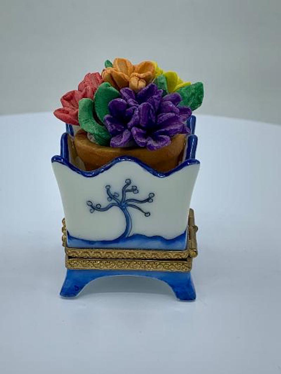 French Provincial Limoges France Hand Painted Blue Willow Design Flower Pot Porcelain Trinket Box