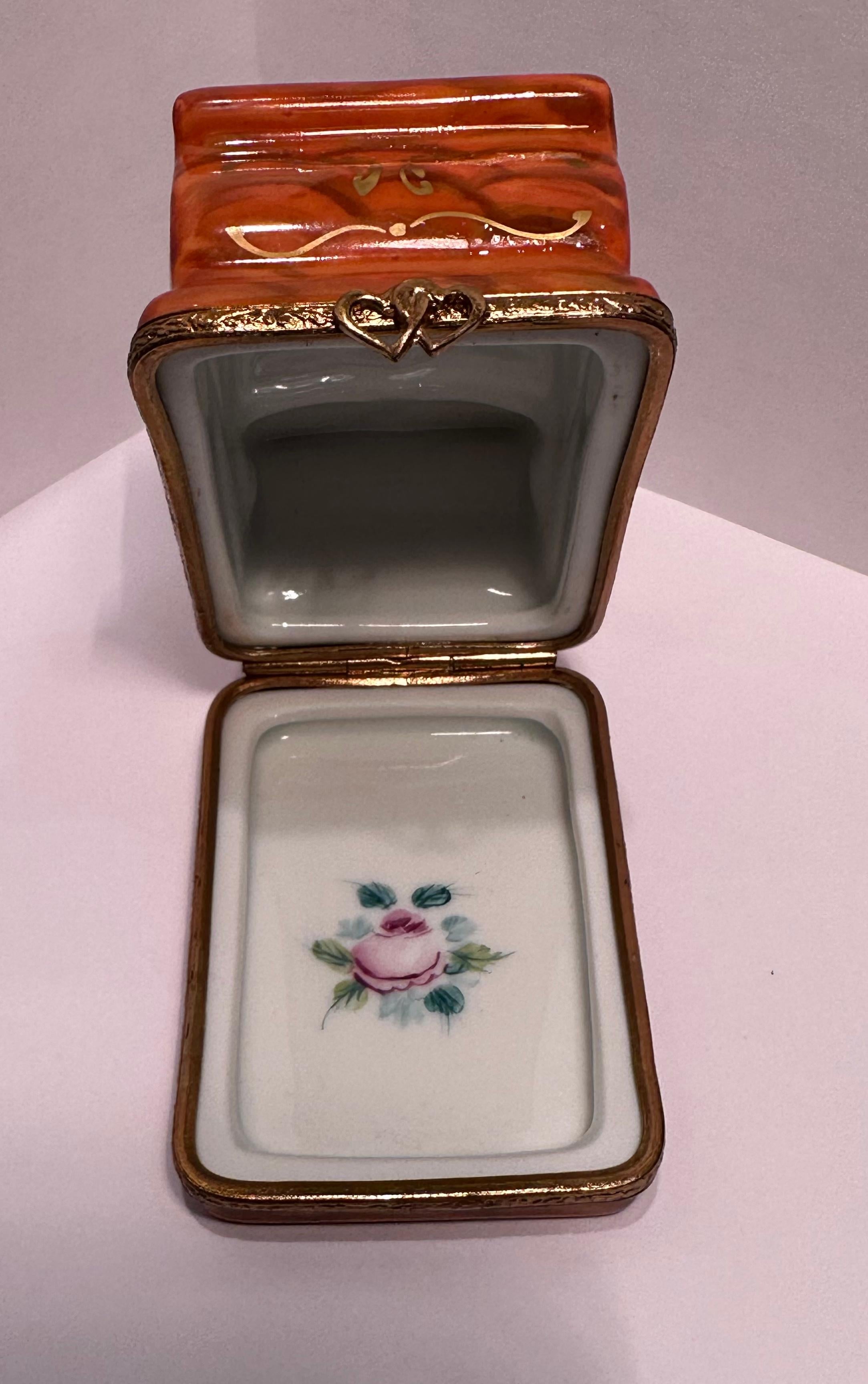 Limoges France Hand Painted French Sleigh Bed Porcelain Trinket Box In Excellent Condition In Tustin, CA
