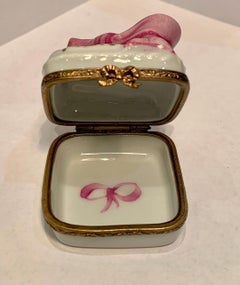 Limoges France Hand Painted "Gift Wrapped Present" Bow Top Porcelain Box
