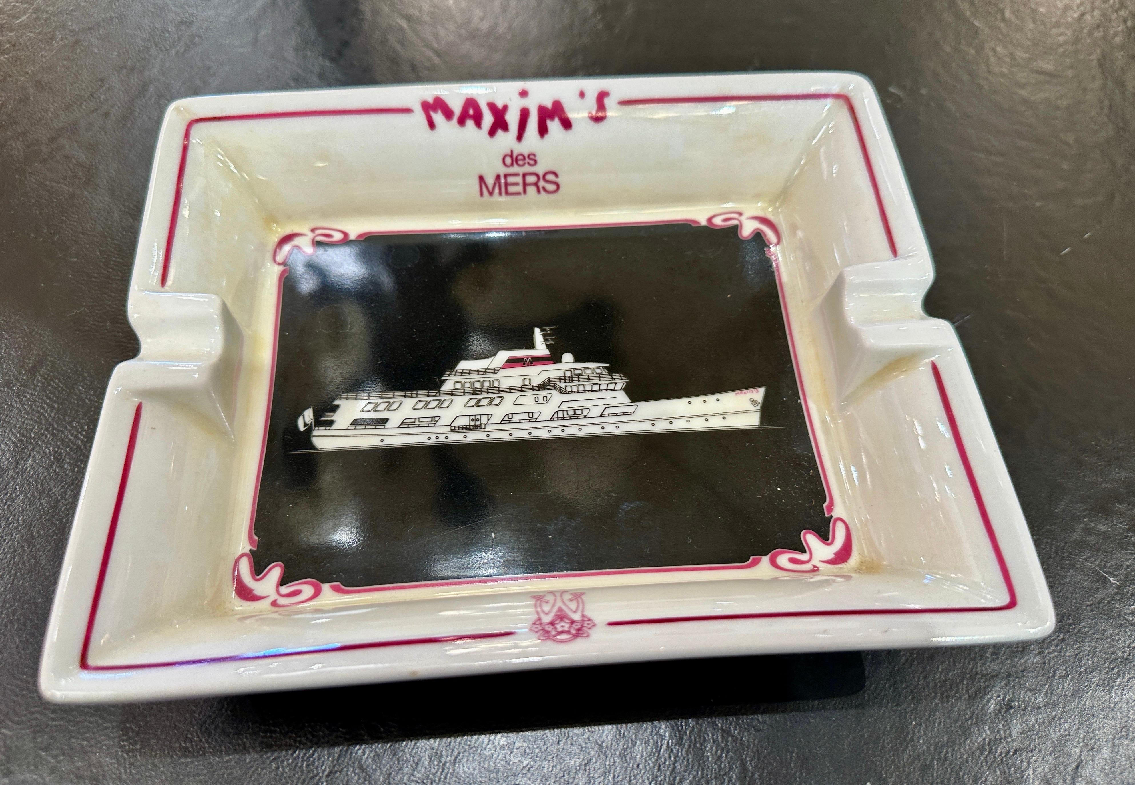 Français Vide-Poche/bol « Maxim's des Mers » de Limoges France pour Pierre Cardin en vente