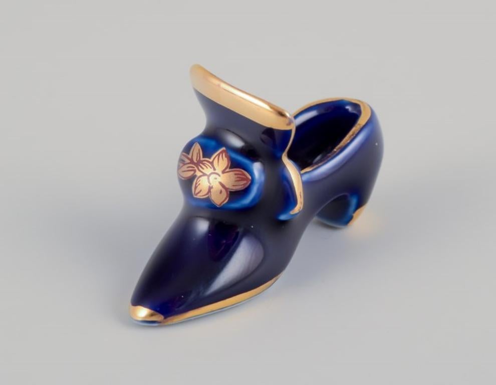 Limoges, Francia. Siete piezas de miniaturas de porcelana. Porcelana en venta