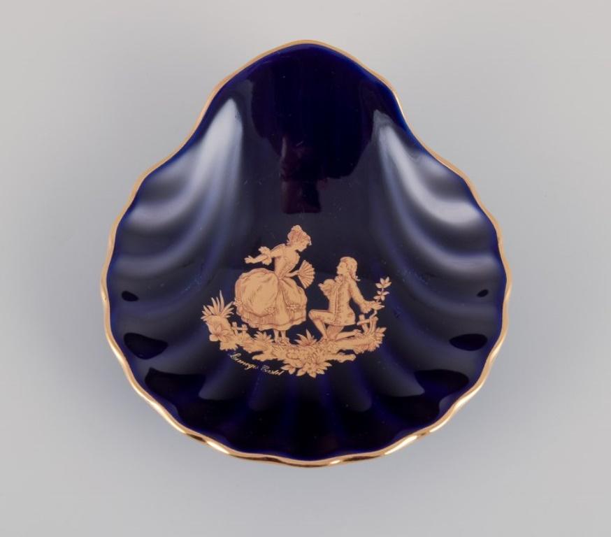Limoges, Francia. Tre ciotole in porcellana decorate con foglia d'oro. In condizioni ottime in vendita a Copenhagen, DK