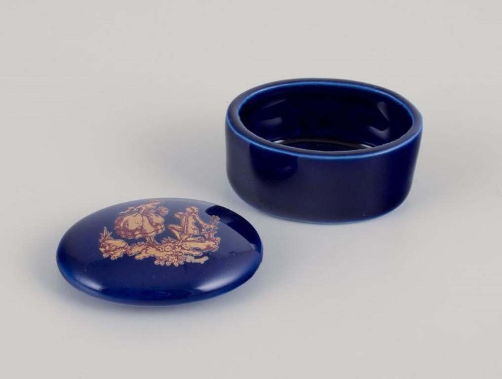 Limoges, Francia. Tres cajas / tarros con tapa en miniatura de porcelana. en Excelente estado para la venta en Copenhagen, DK