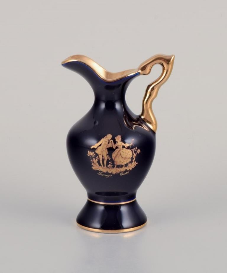 Limoges, France. Trois pichets et un vase en porcelaine, 1970 Excellent état - En vente à Copenhagen, DK