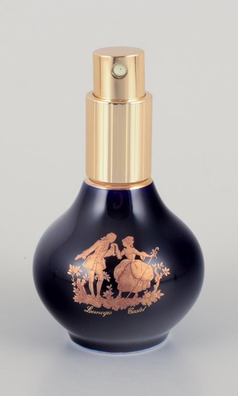 Limoges, Francia. Tres frascos de perfume de porcelana. Francés en venta