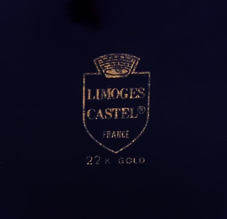 Limoges, Francia. Dos tarros/cajas tapados de porcelana, uno ovalado. en Excelente estado para la venta en Copenhagen, DK