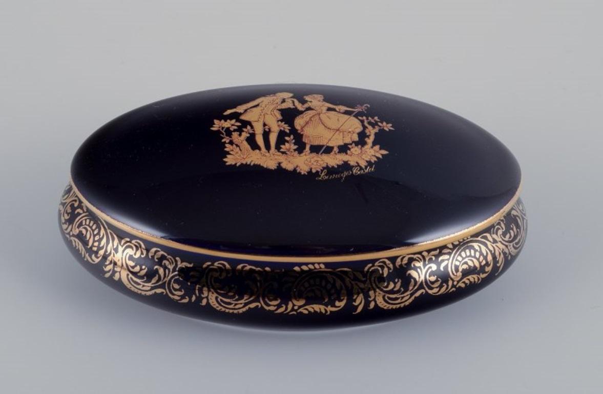 Limoges, Francia. Dos tarros/cajas tapados de porcelana, uno ovalado. finales del siglo XX en venta