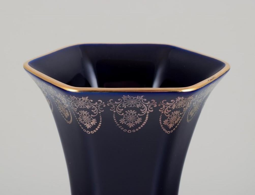 Porcellana Limoges, Francia. Due vasi in porcellana, anni '70 in vendita