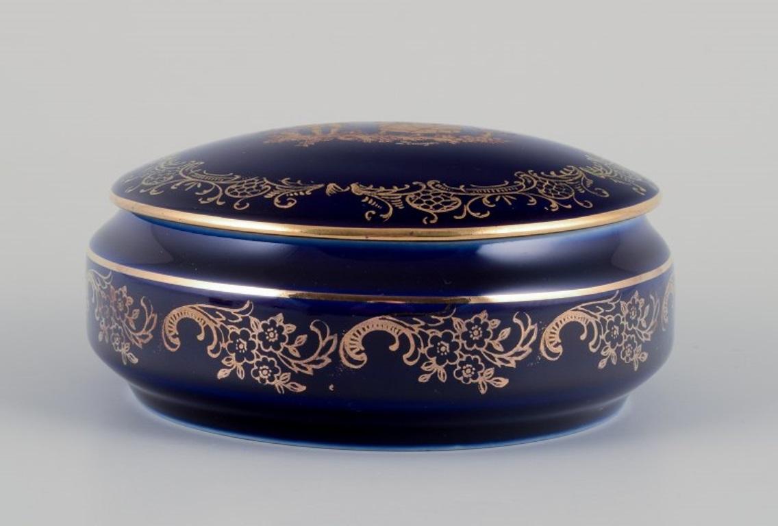 Limoges, Francia. Dos tarros/cajas redondos con tapa de porcelana. en Excelente estado para la venta en Copenhagen, DK