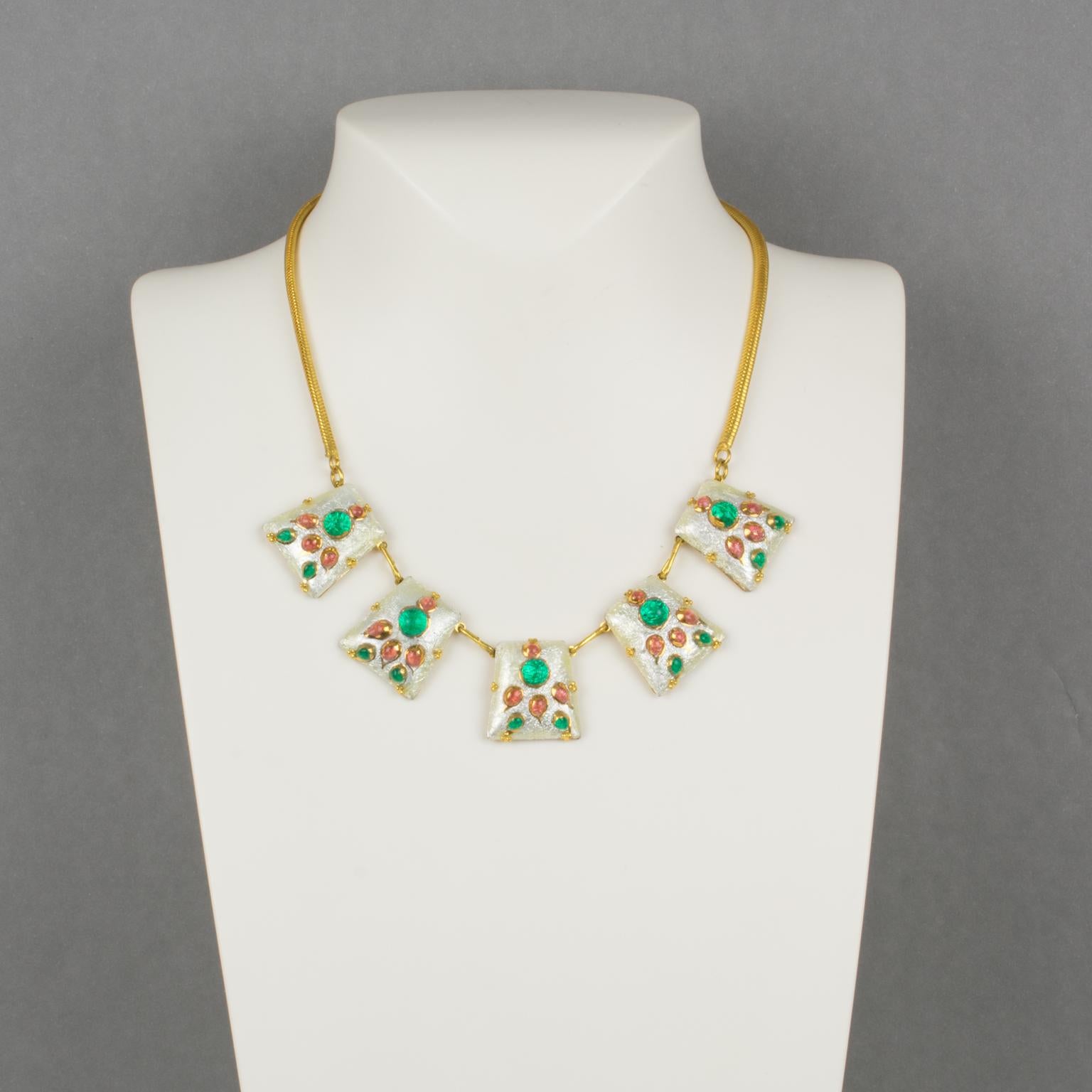 Rétro Collana con smalto bianco e patè de verre di Limoges Francia A Link in vendita
