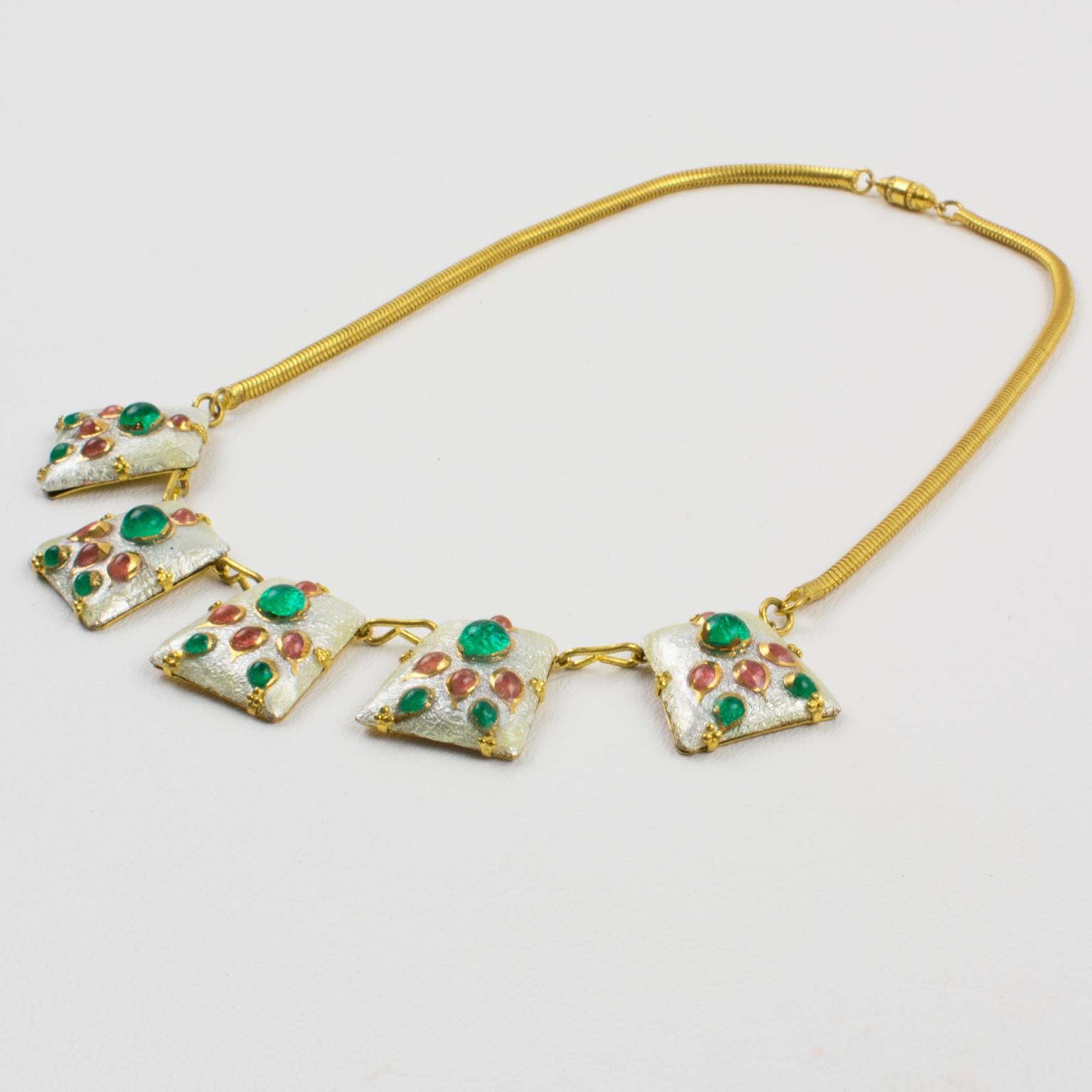 Collana con smalto bianco e patè de verre di Limoges Francia A Link in vendita 1