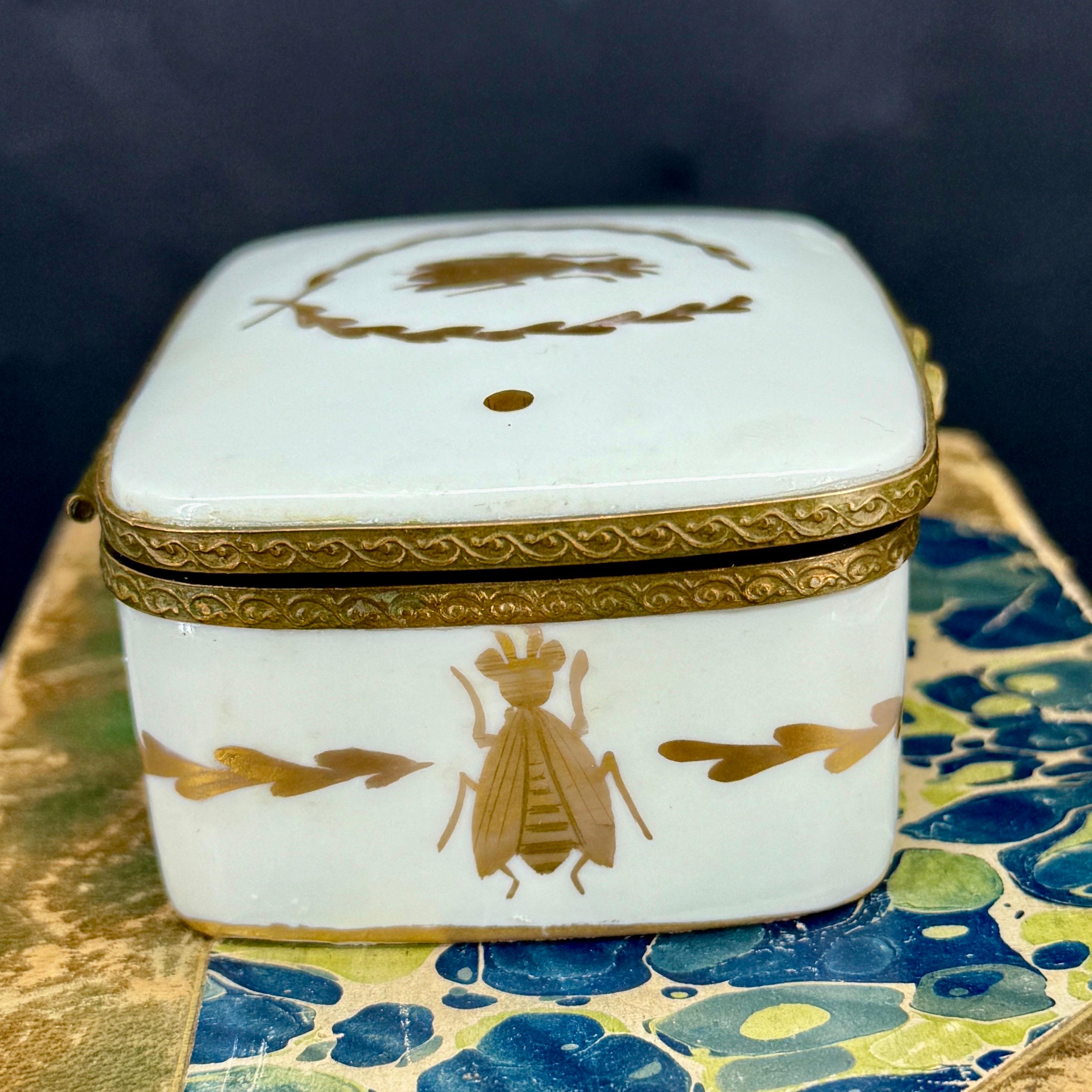 Limoges Französisch Biene Porzellan vergoldet Trinket Schmuckkästchen im Angebot 6