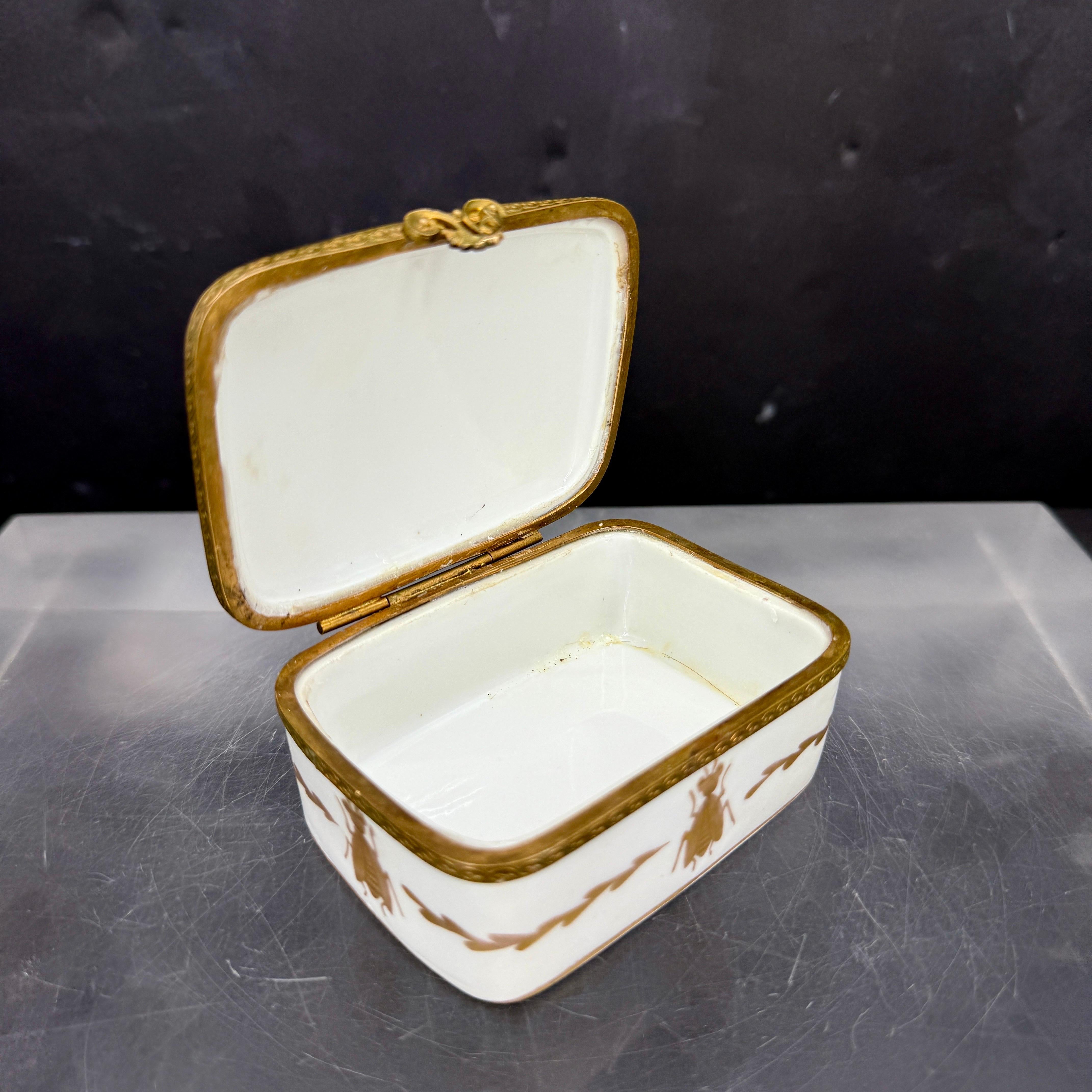 Limoges Französisch Biene Porzellan vergoldet Trinket Schmuckkästchen im Angebot 9