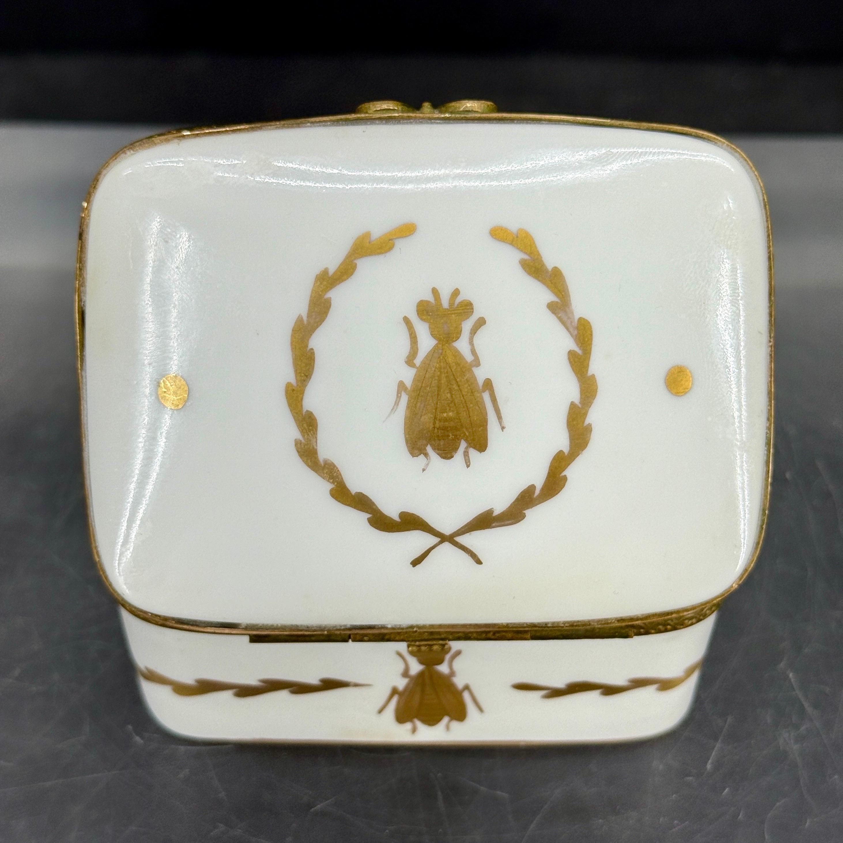 Limoges Französisch Biene Porzellan vergoldet Trinket Schmuckkästchen (Vergoldet) im Angebot