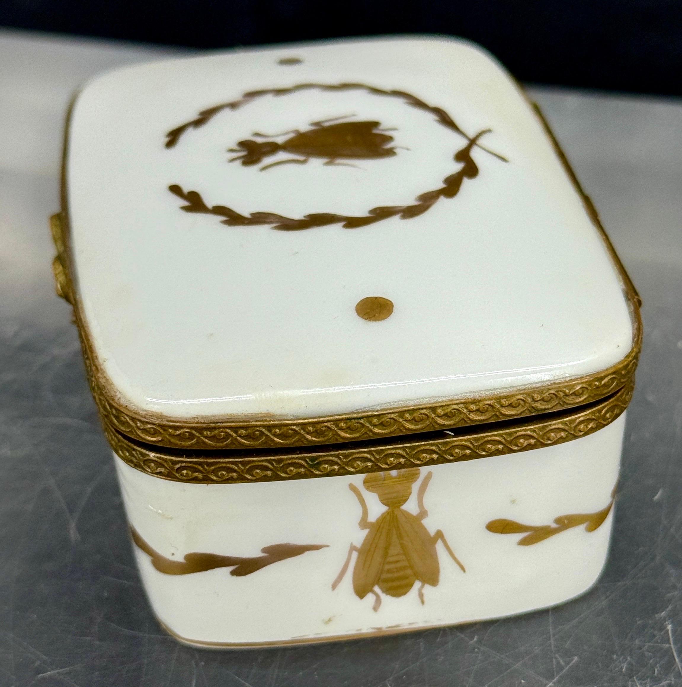 Limoges Französisch Biene Porzellan vergoldet Trinket Schmuckkästchen im Zustand „Gut“ im Angebot in Haddonfield, NJ